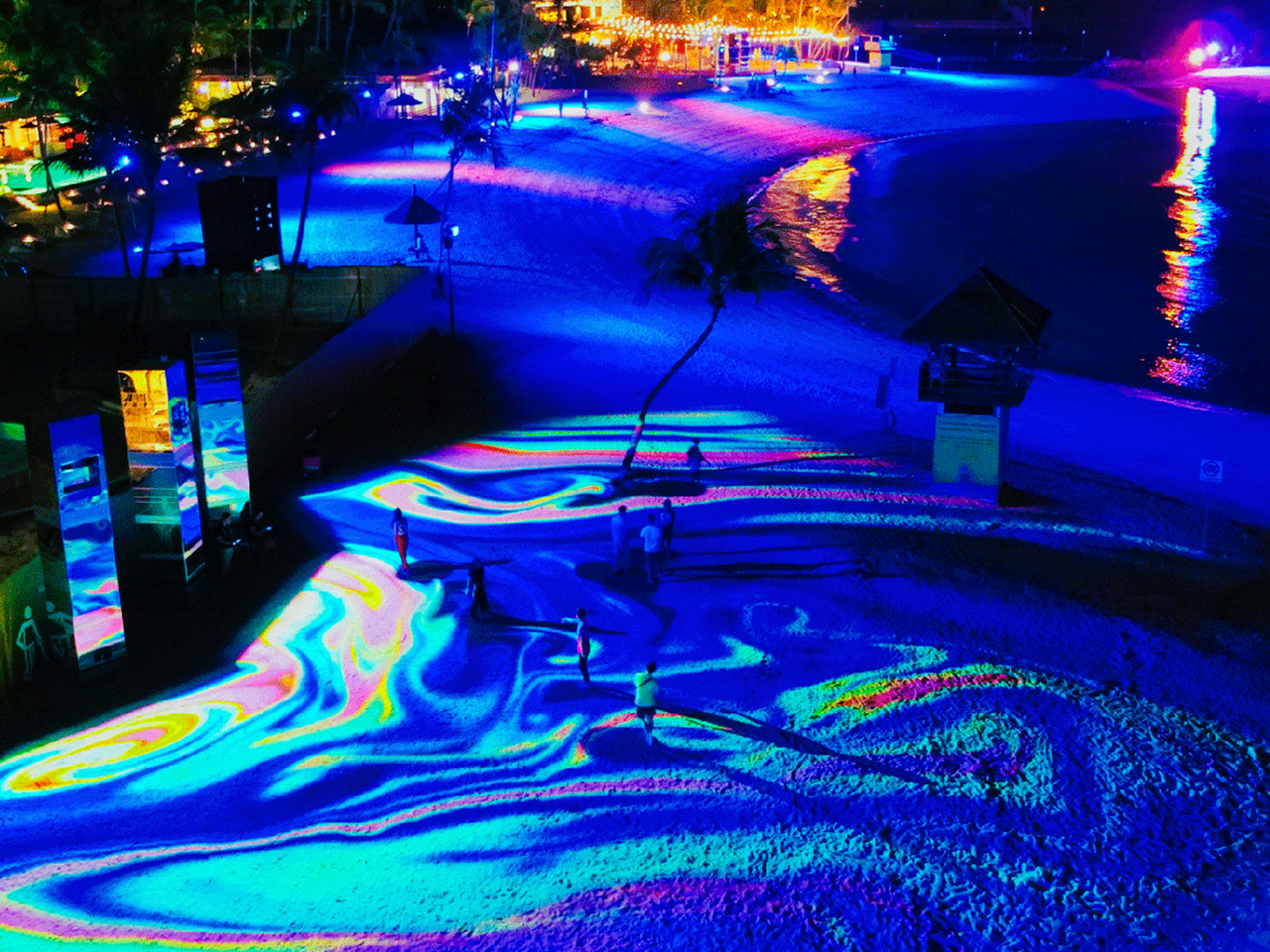 AIが環境データを解析し演出に反映するインタラクティブランドアート「マジカルショア/Magical Shores」