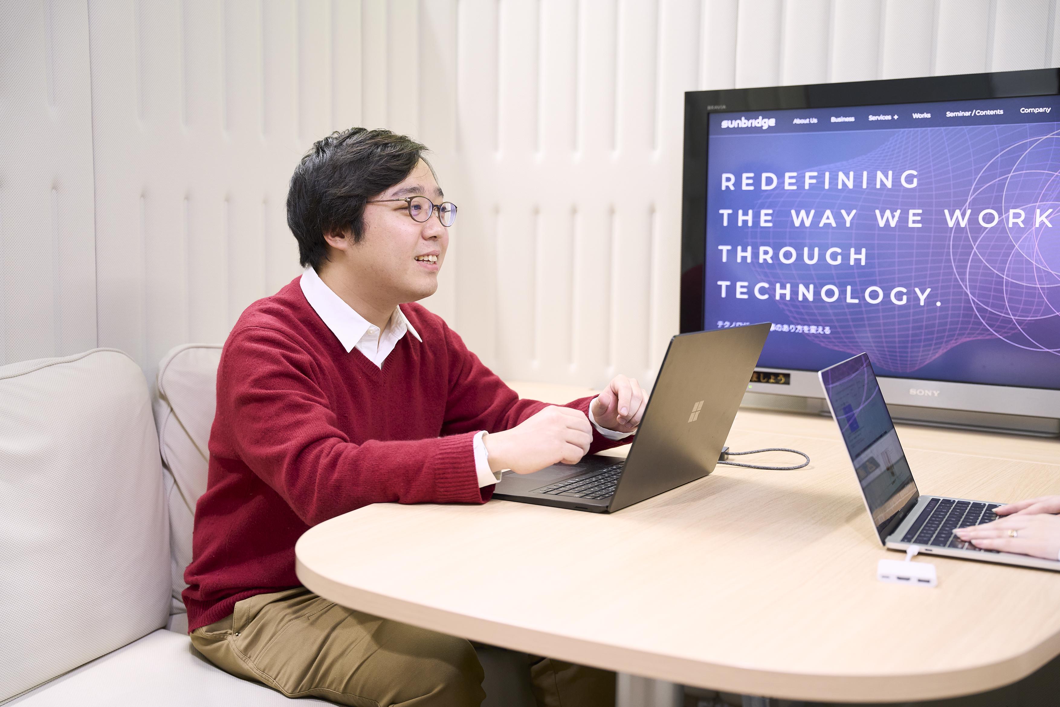 クライアントの課題解決のためにチームでMTGを実施しています