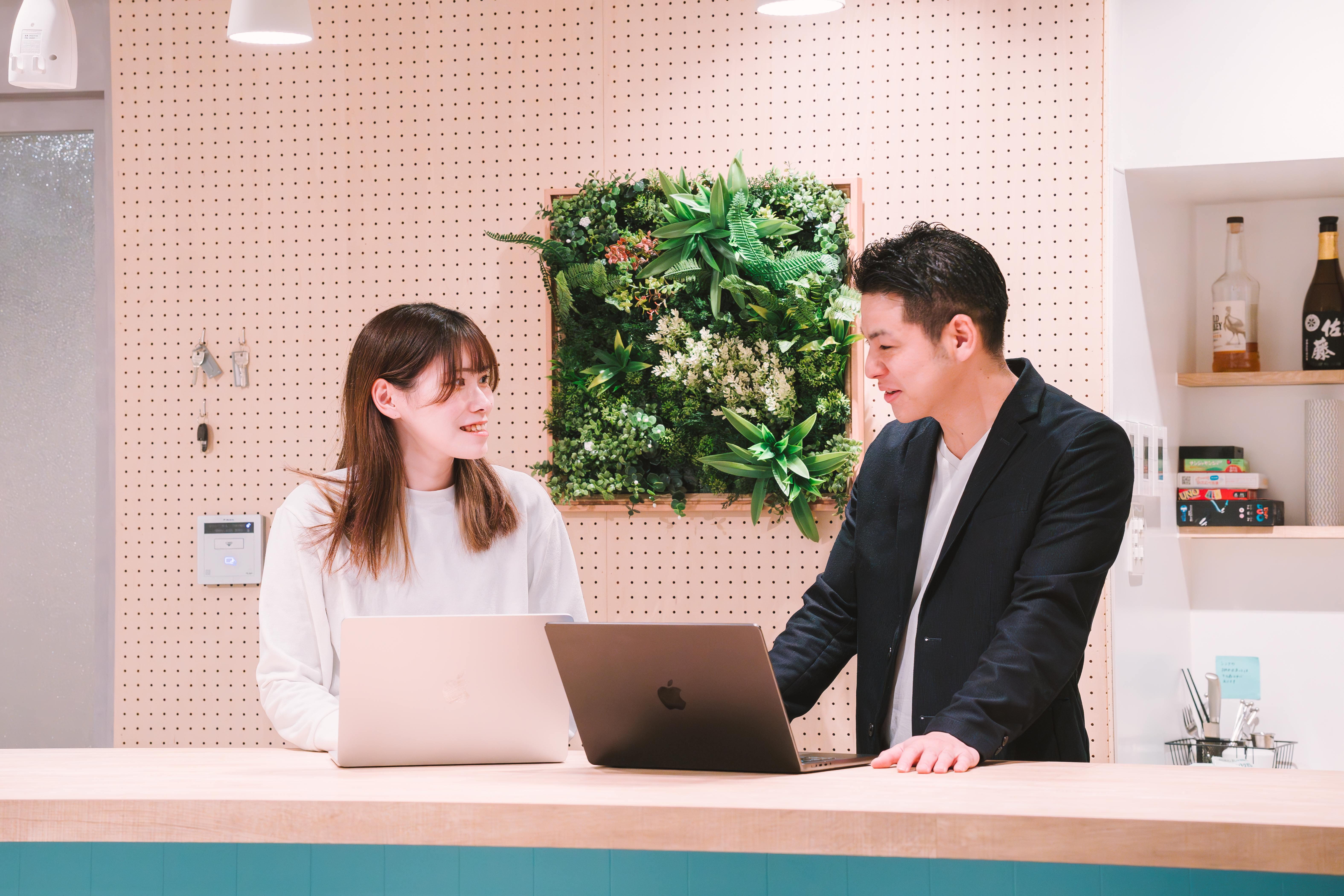 社員の成長に向けた支援も惜しまない。外部研修への参加費用の負担や、スキルアップに繋がる活動への支援等、個人の成長を組織全体でバックアップしている。