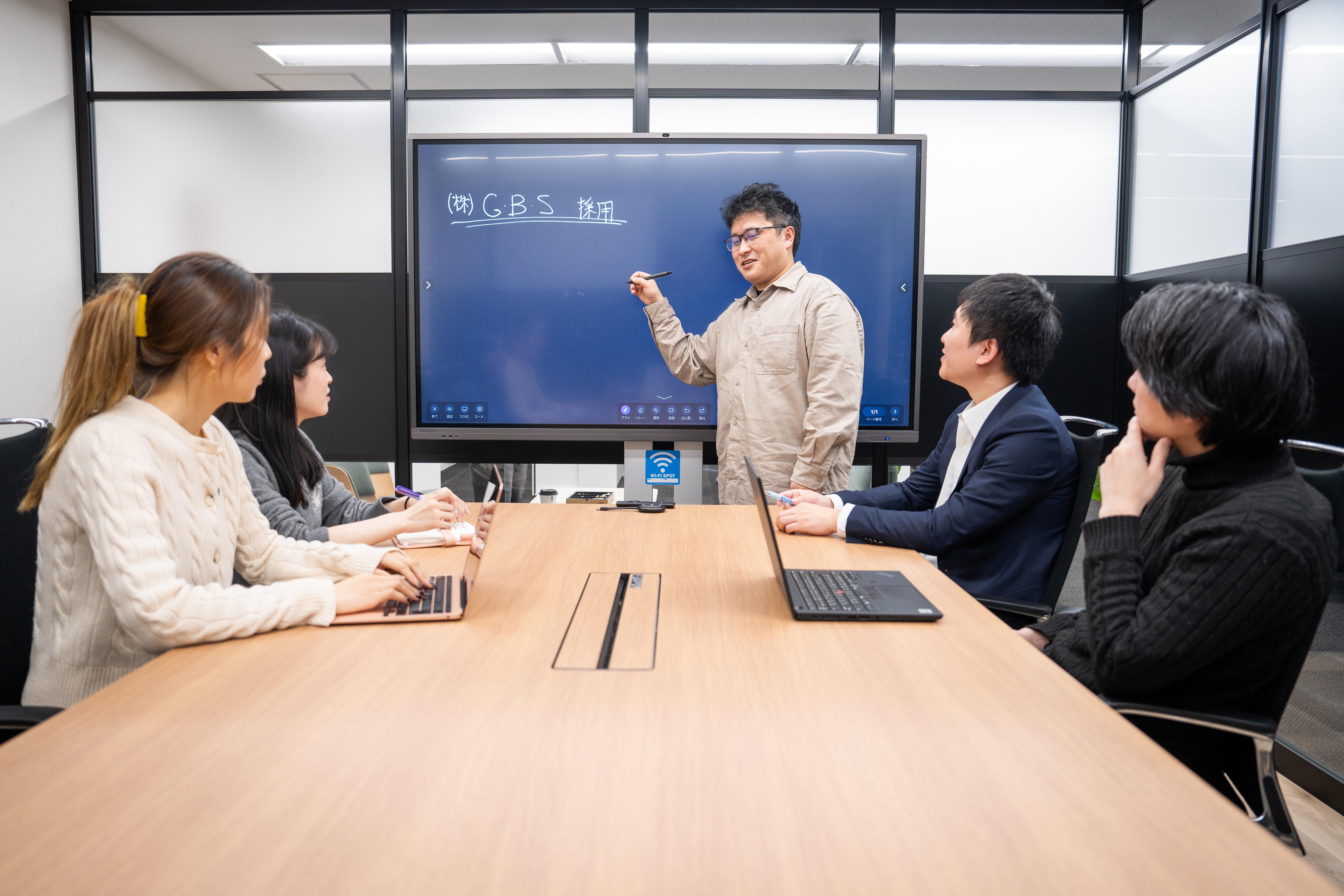 手掛けるプロジェクトはWEB・オープン系が6～7割、インフラ系が3～4割という比率だ。