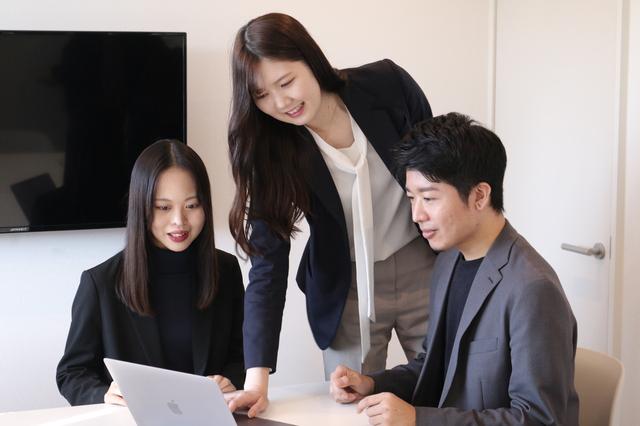 事業内容：水商売特化業務支援アプリ「TRUST」