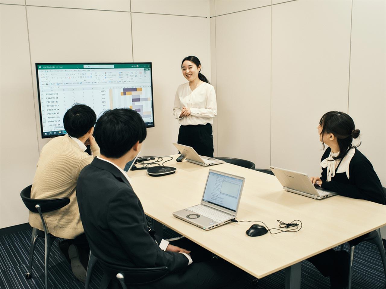 同社では、システム運用管理、ITアドバイザリー、システム開発等のサービスを行う。