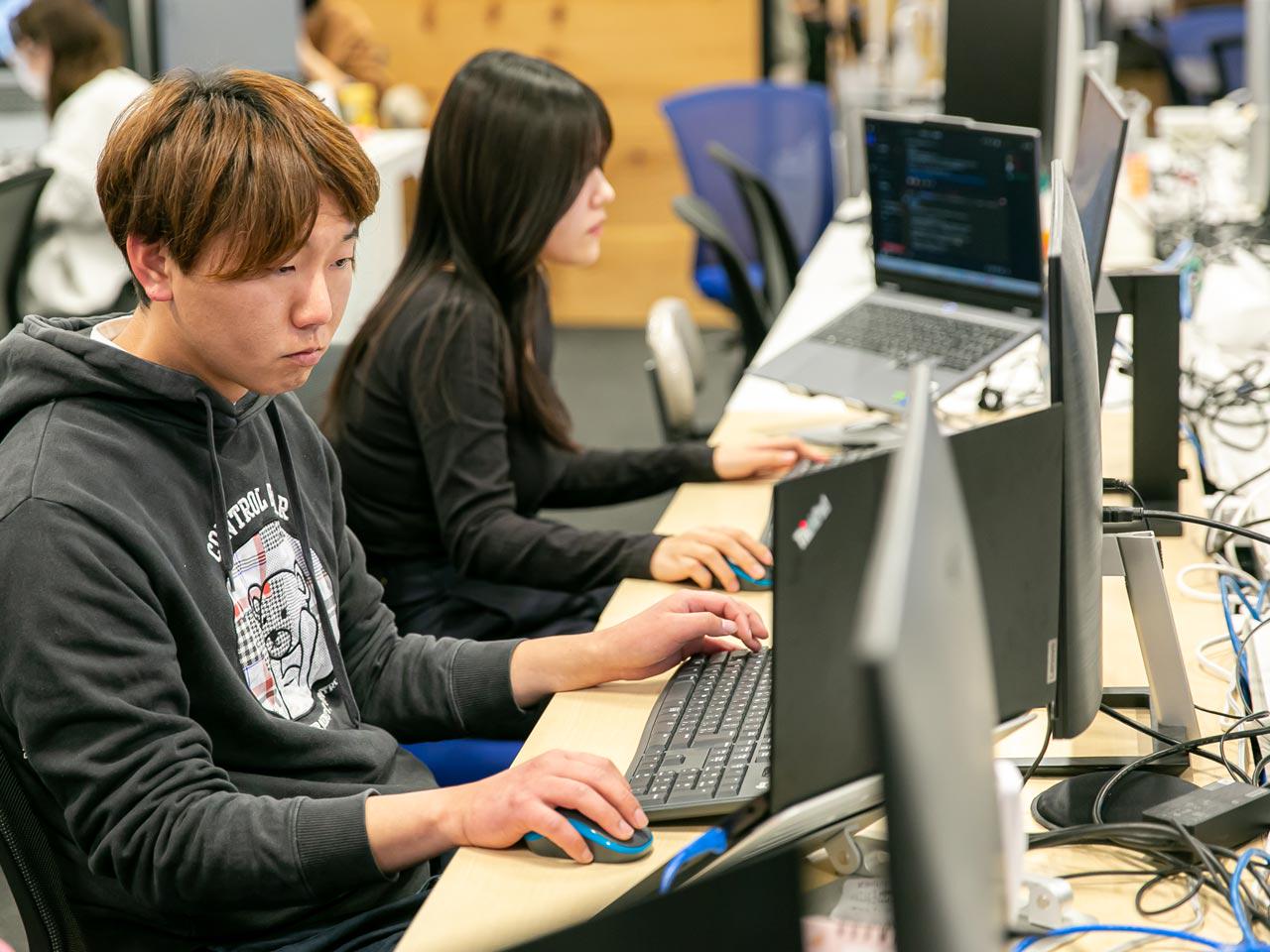 電子書籍、Webtoon、オーディオブック等、新しい技術やトレンドを積極的に取り入れながら、クリエイティブの未来を切り開いている。