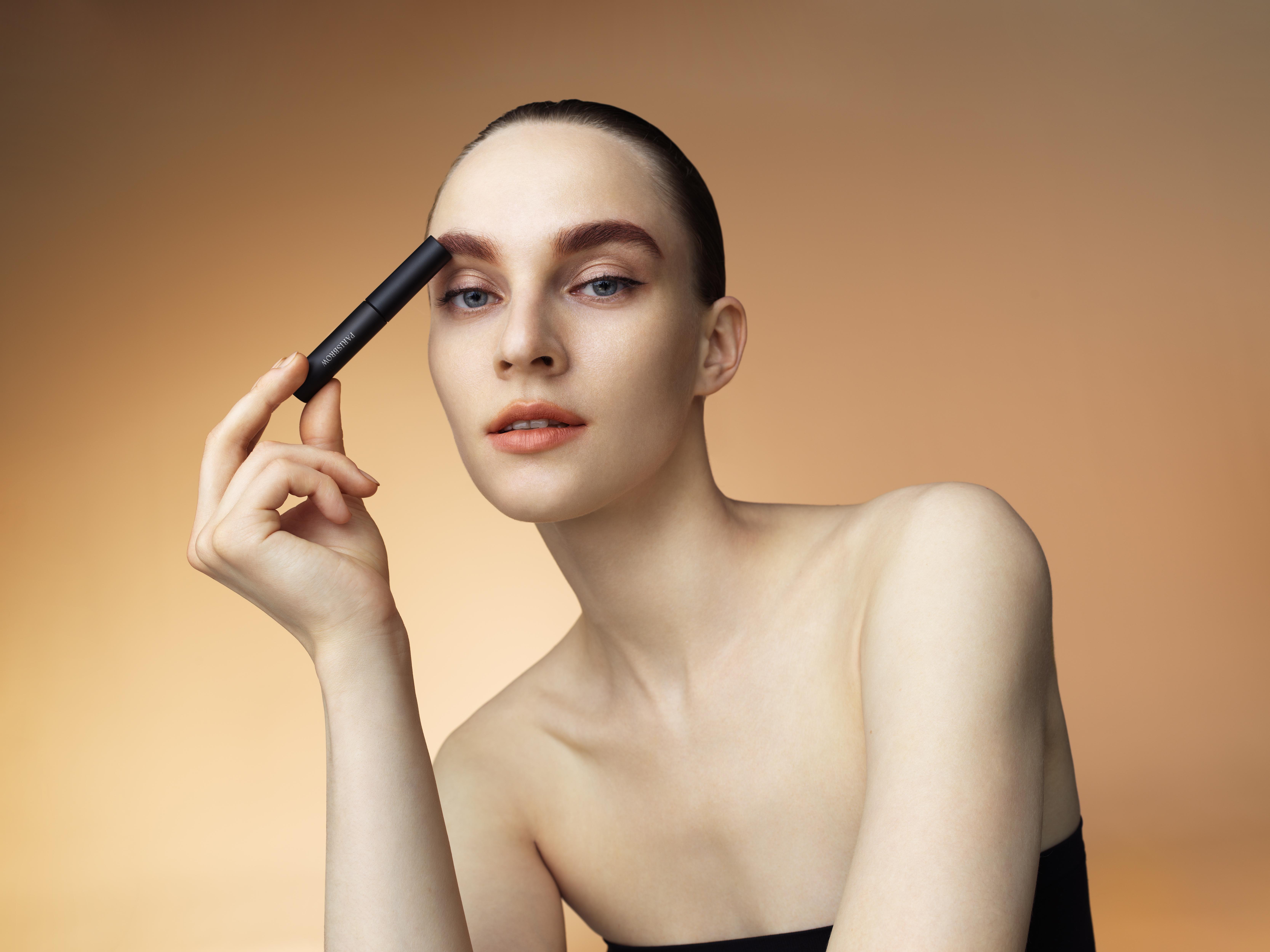 事業内容：「パリジェンヌラッシュリフト」などの目元美容、コスメブランドの運用