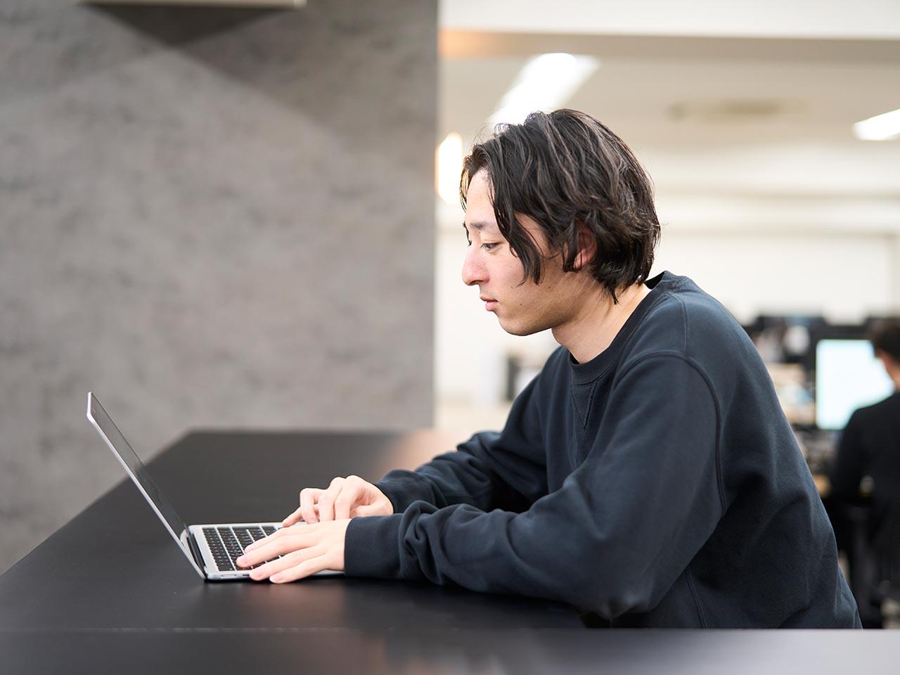 「まず動く、やり切る、与え続ける」という行動指針のもと、全員が創業2期目で年商20億円、4期目で年商38億円を達成。
医療クリニック・脱毛サロン・パーソナルジムなど店舗型ビジネスを中心に、SNS広告を活用した集客支援で来店率・契約率の向上に貢献してきた実績が、この成長を支えています。

今後もクライアントの事業成長に直結する支援を通じ、より多くの企業の売上拡大と社会への価値提供に貢献していきます。

