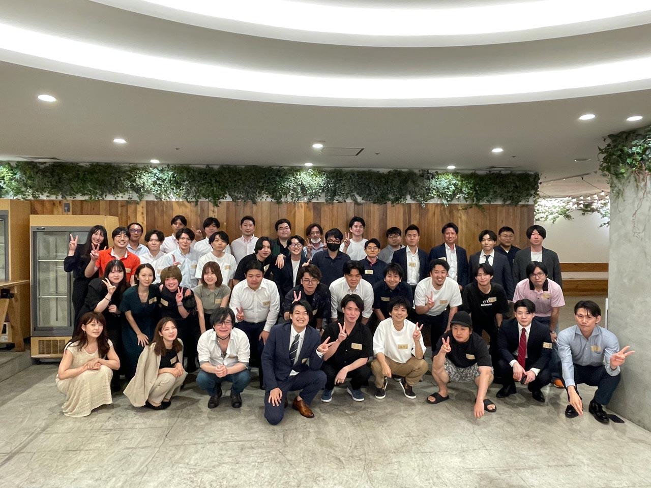 IT業界で働く人が「年収アップしたい」「スキルアップしたい」「ワークライフバランスを整えたい」「経営者を目指したい」といった想いを抱いたとき、その答えとなる働き方が、アークウィズコンサルティングにはある。