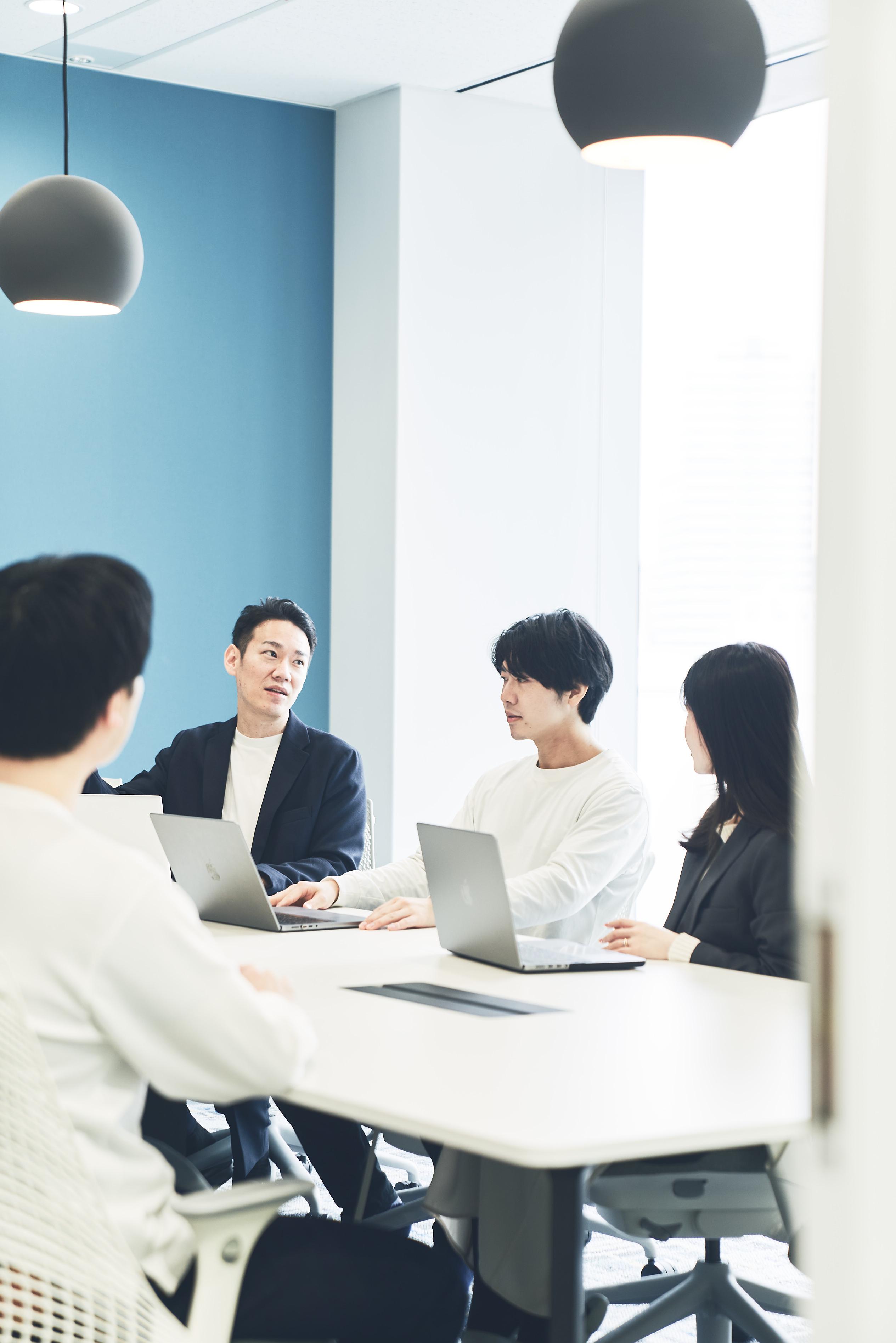 メンバー同士のコミュニケーションも多いという。海外への社員旅行、スノボやBBQなどのイベントの企画も活発。