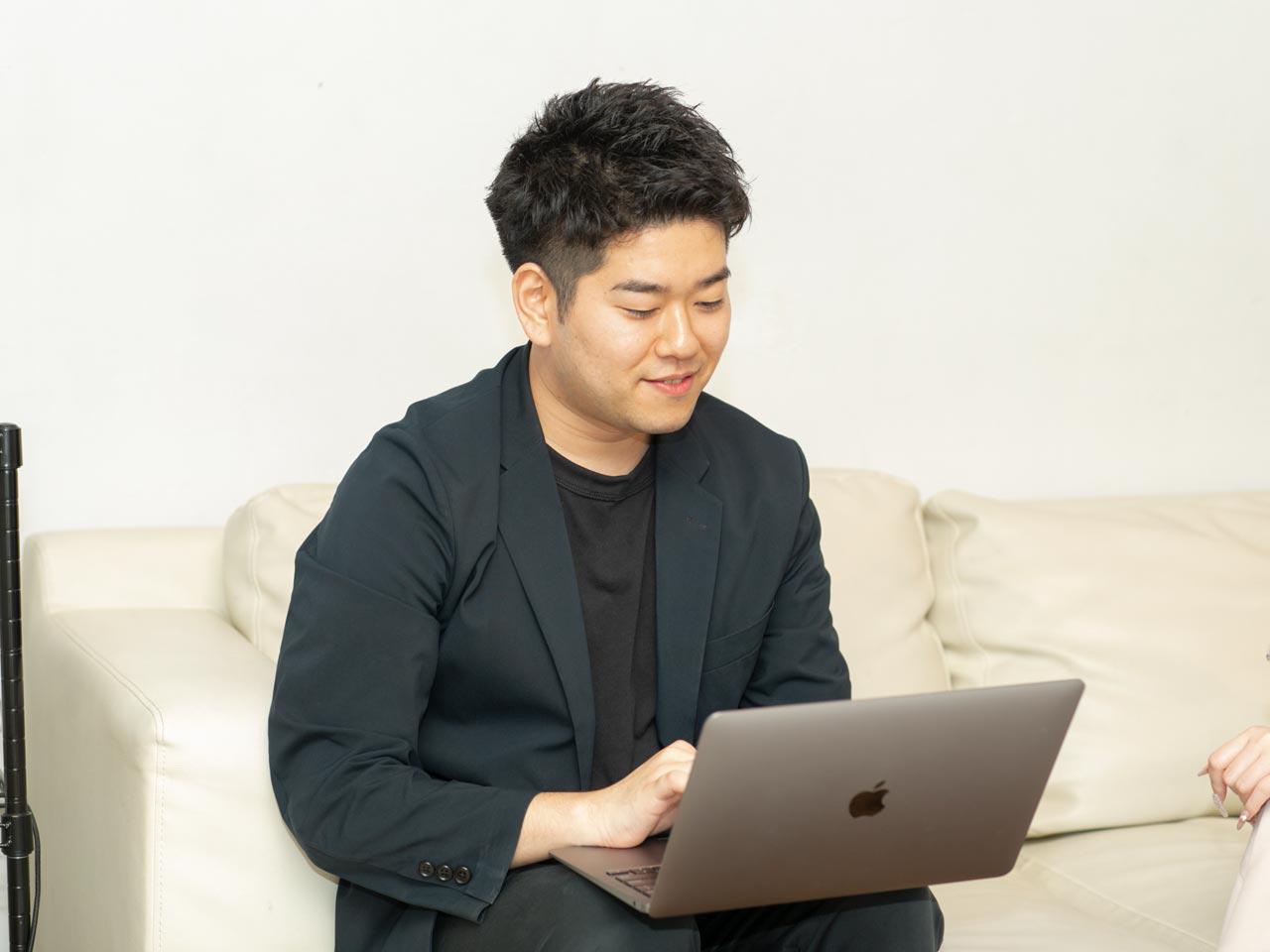 同社は金融サービスのインフラ構築や、ECサイトのリプレイス・運用サポート、ERPの開発・導入支援等、クライアントの業種や携わる工程は多岐にわたる。