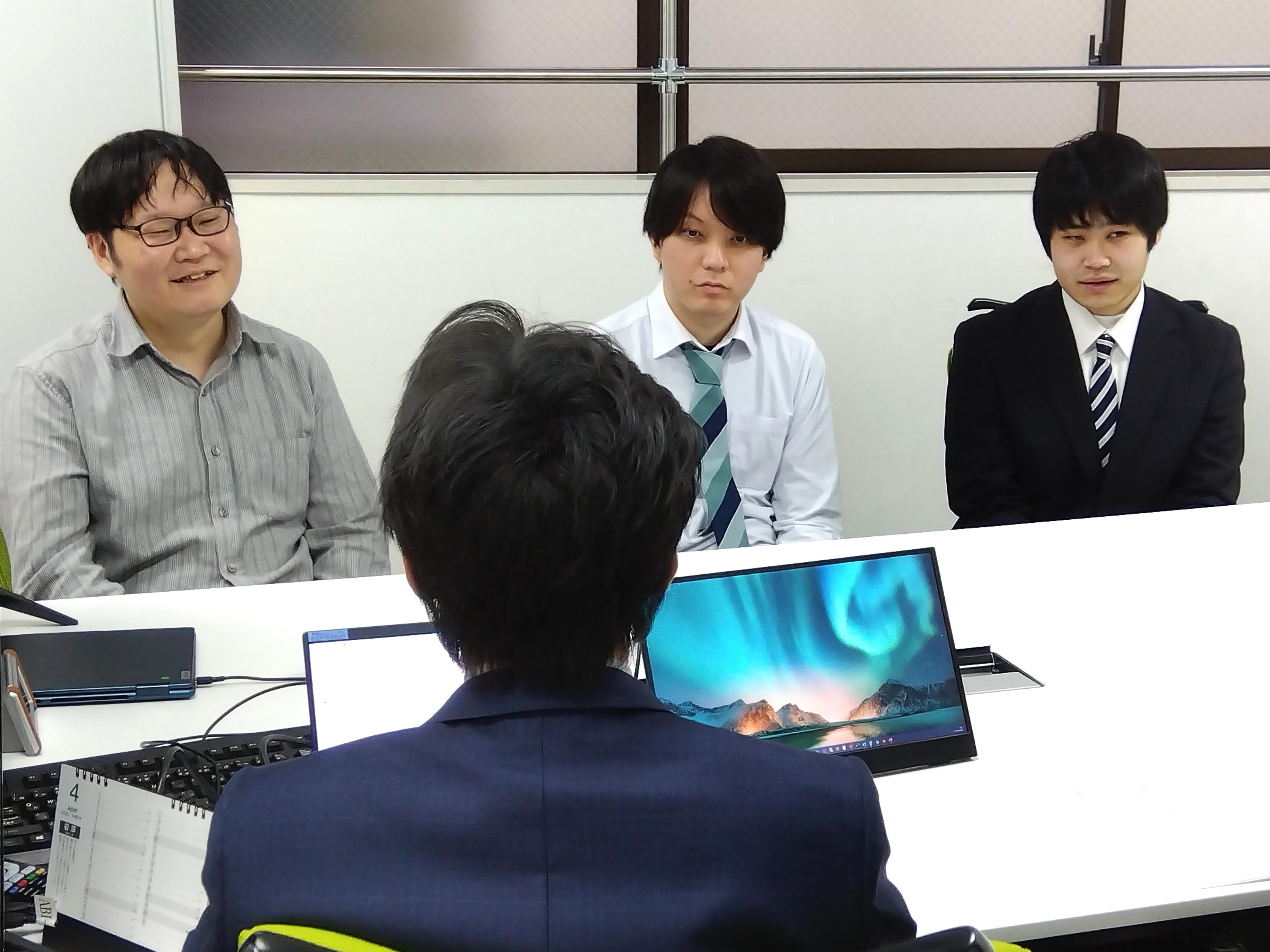 プロジェクトの詳細な情報のほぼすべてエンジニアに開示することで、エンジニアが希望のプロジェクトに参画できるようにしています。

希望のスキルを積むことができると非常に好評の制度。