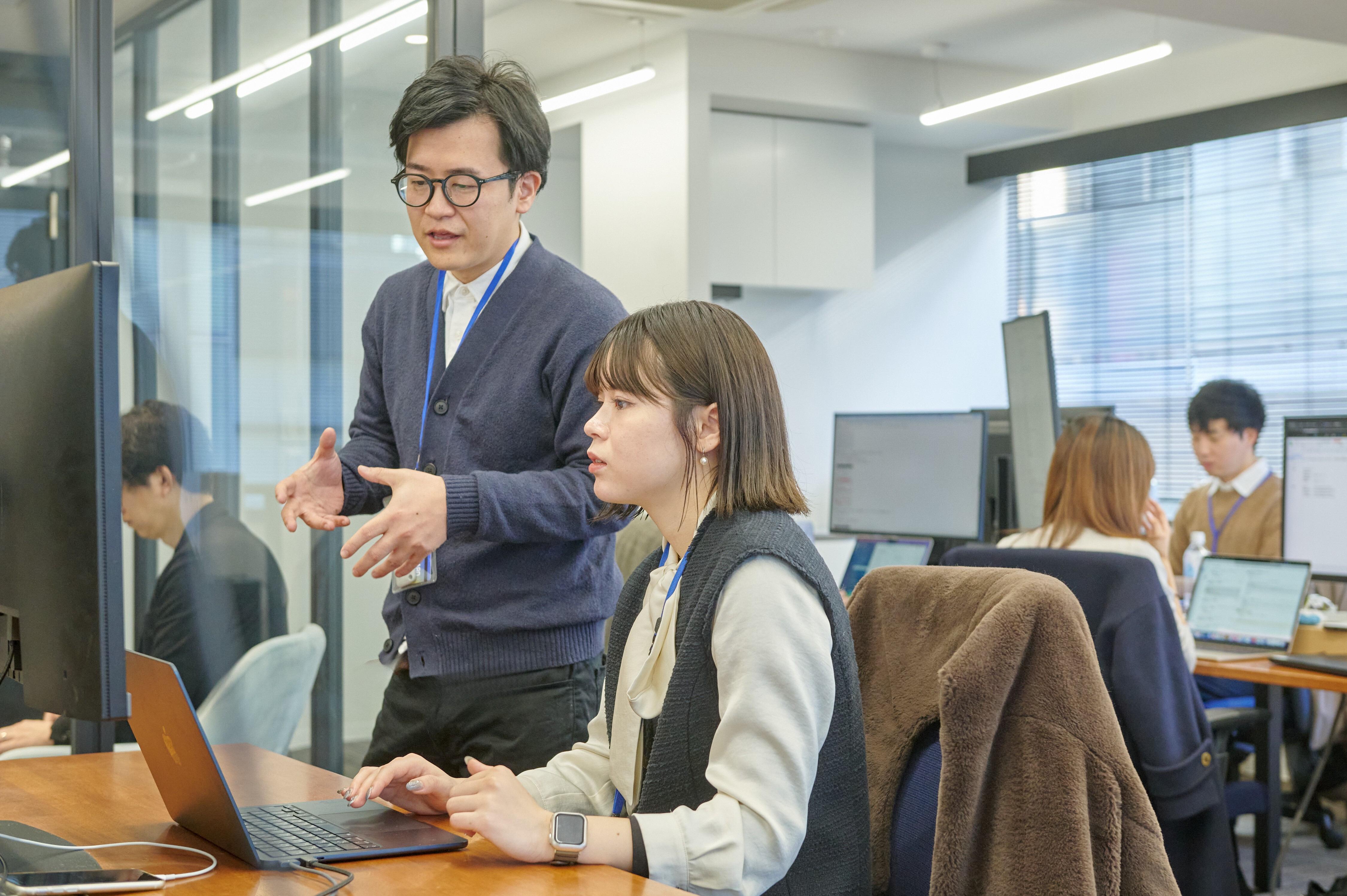 事業内容：企業の情報システム部を支援する「情シスフォース」