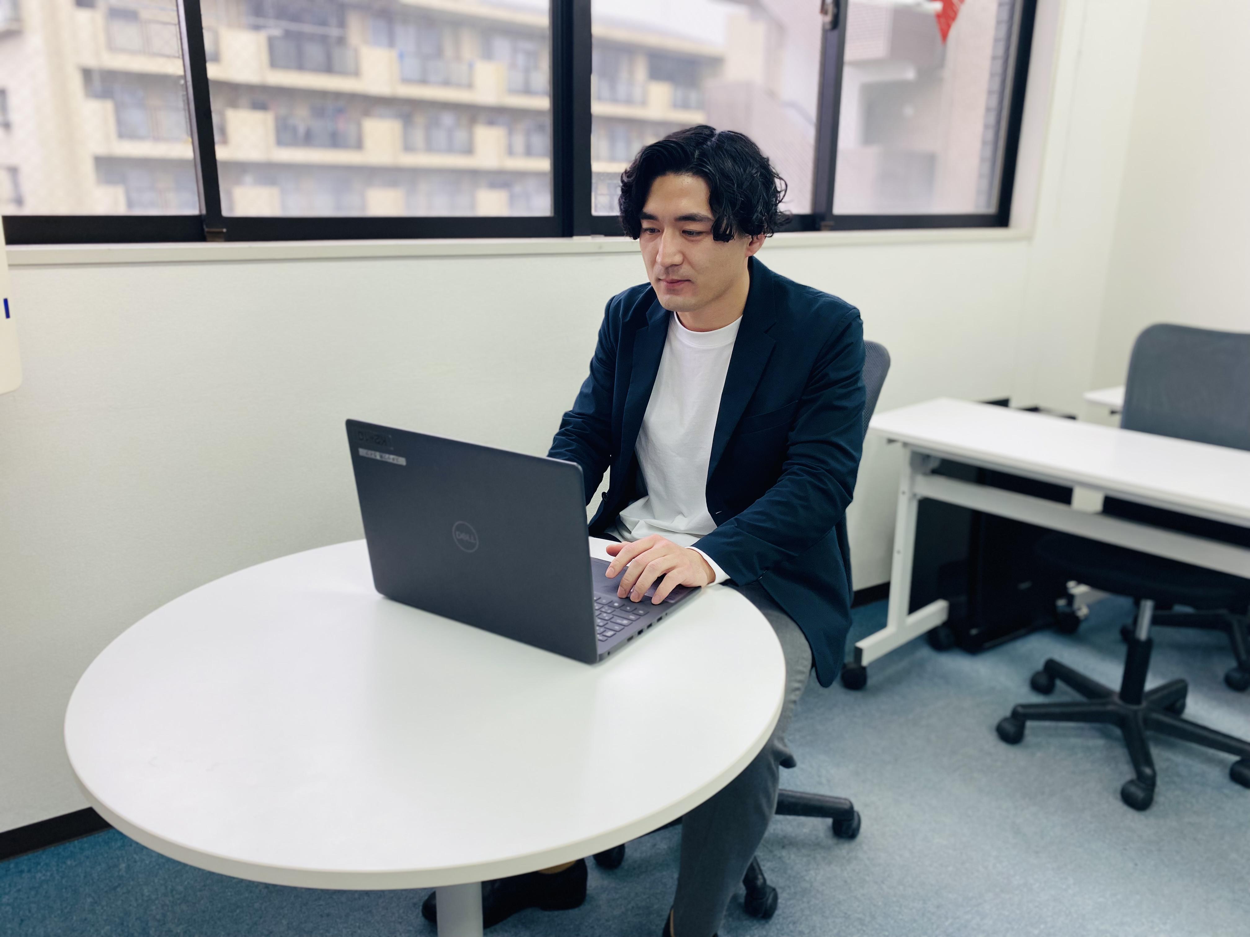 MXという【次世代経営幹部育成】のためのコミュニティを設けており、若手の幹部育成にも力をいれています。
会社をより良くするプロジェクトを推進し、その変化をもって会社を成長させ、そのプロセスをもって新たな知識やネットワークを得る活動をしています。
経営に近い情報や、外部資源を活用した学習機会を優先的に得られる権利もあり、2025年度は26歳の最年少幹部候補がジョインし
更にプロジェクトが活性化することが楽しみです。