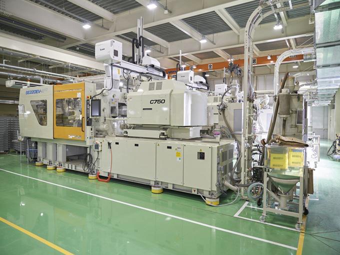 事業内容：自動車用プラスチック部品の生産