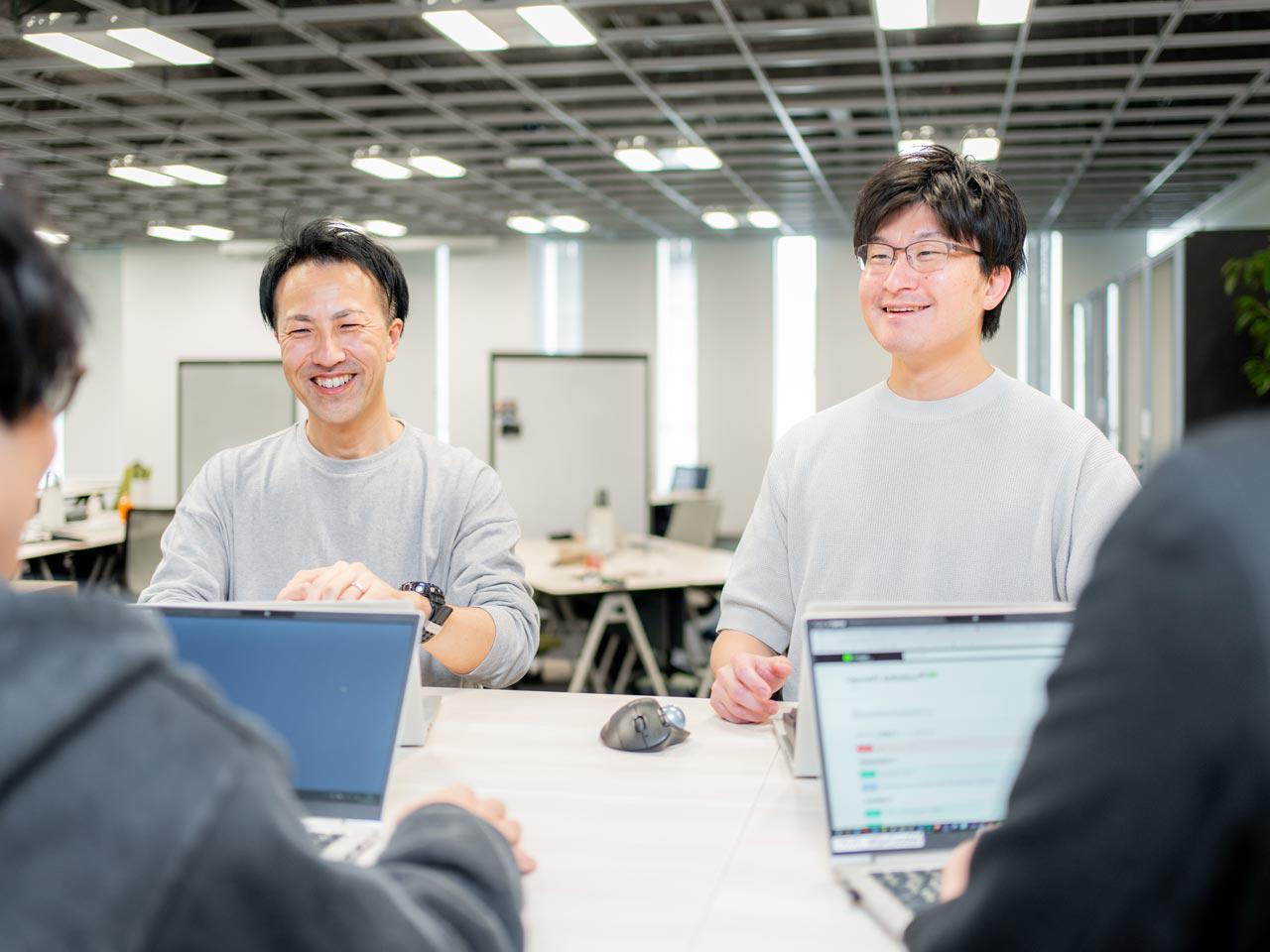 基幹システムや受発注、在庫管理等の業務システム、さらにはユーザーアプリの開発・運用全般を内製化。