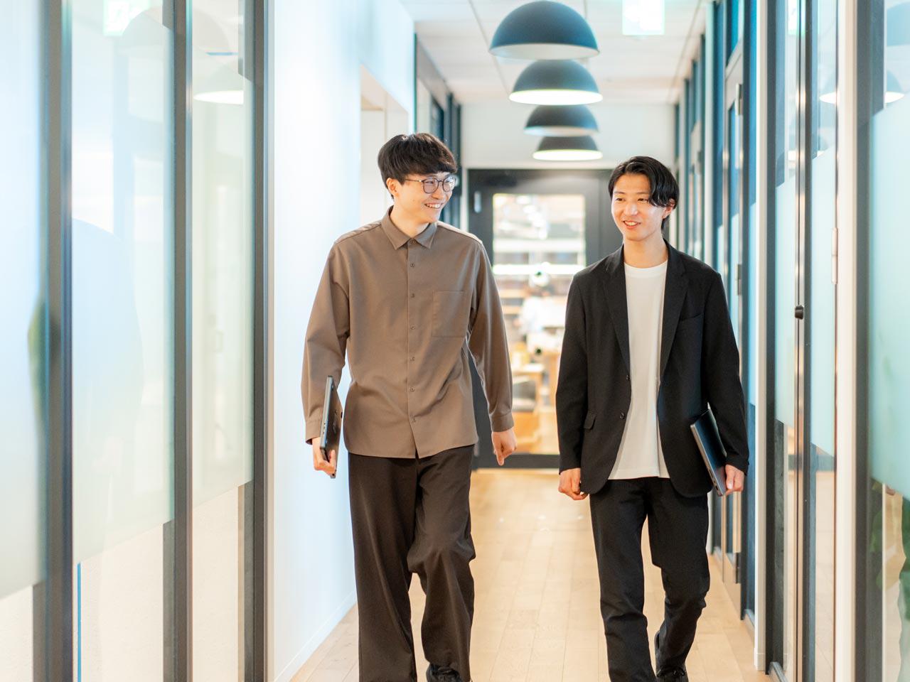 営業やバックオフィス、CS、ナレッジ管理といった領域で、人間の意図を理解し寄り添うAIシステムの構築が同社の特長だ。