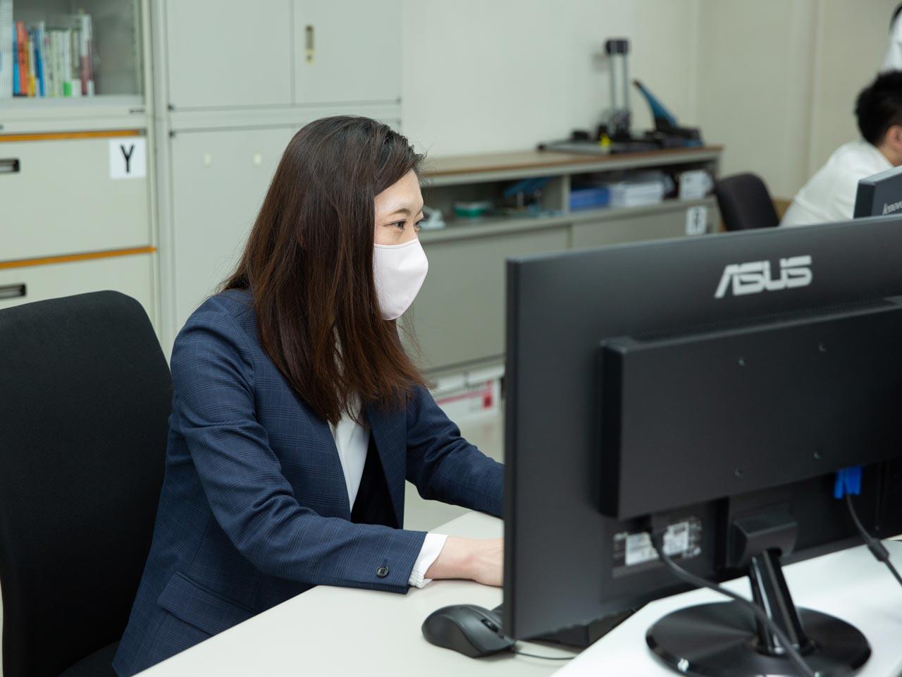 大手企業と直接取引を行い、ほぼ100%自社便運行を実現していることも特徴だ。