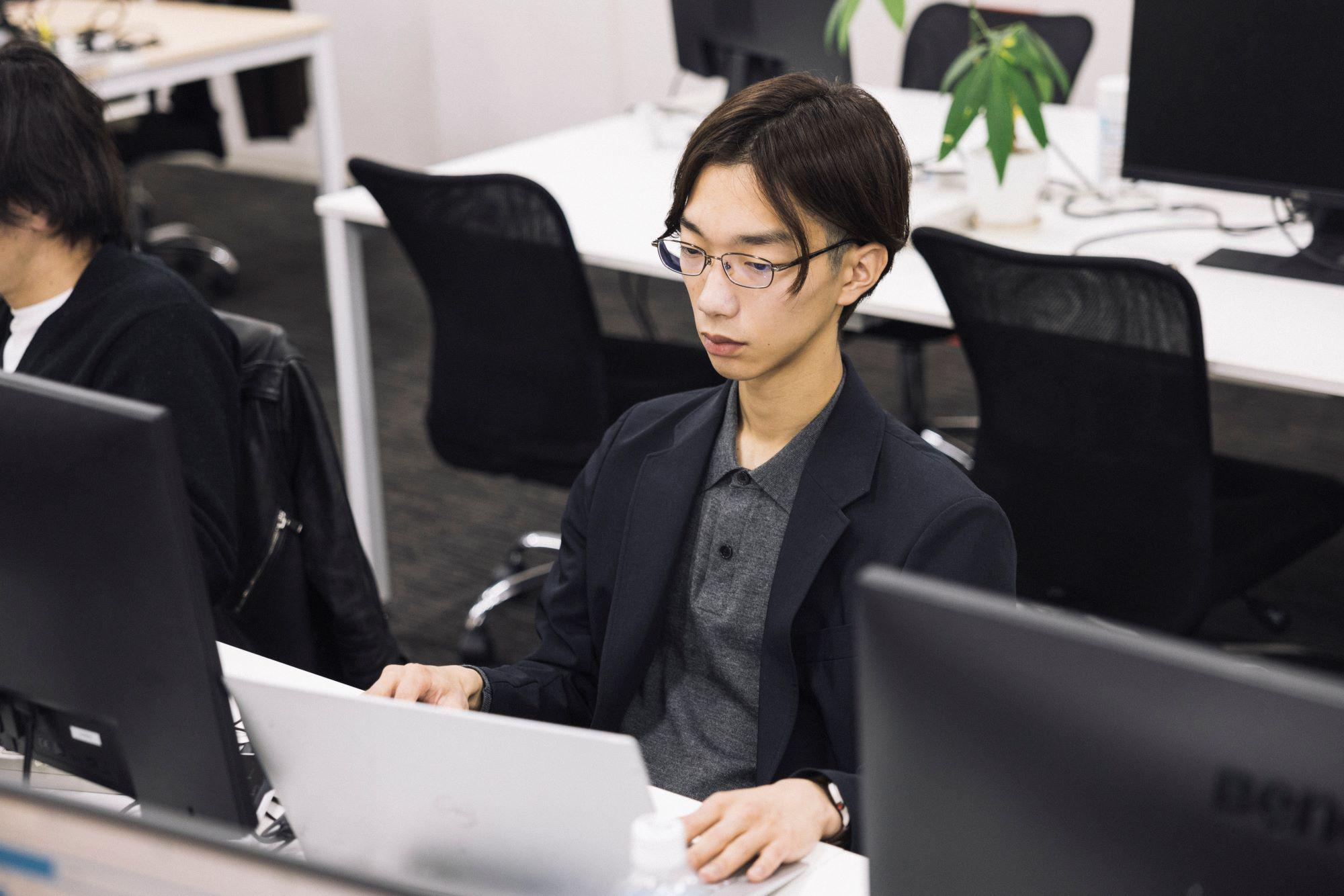 メンバー全員が自ら考えて行動するというマインドや、失敗しながらでも、答え合わせを繰り返しながら次は違う成果を生み出す姿勢。そうした人材が活躍しているのが当社の社風であり、これから入社する方々にはその環境でリーダーとしての役割を担っていただきたい。