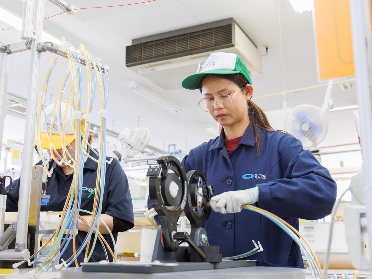 今後、生産設備のデータを活用し、高精度安定加工のさらなる追求やロボティクスによる省人化に取り組んでいく。