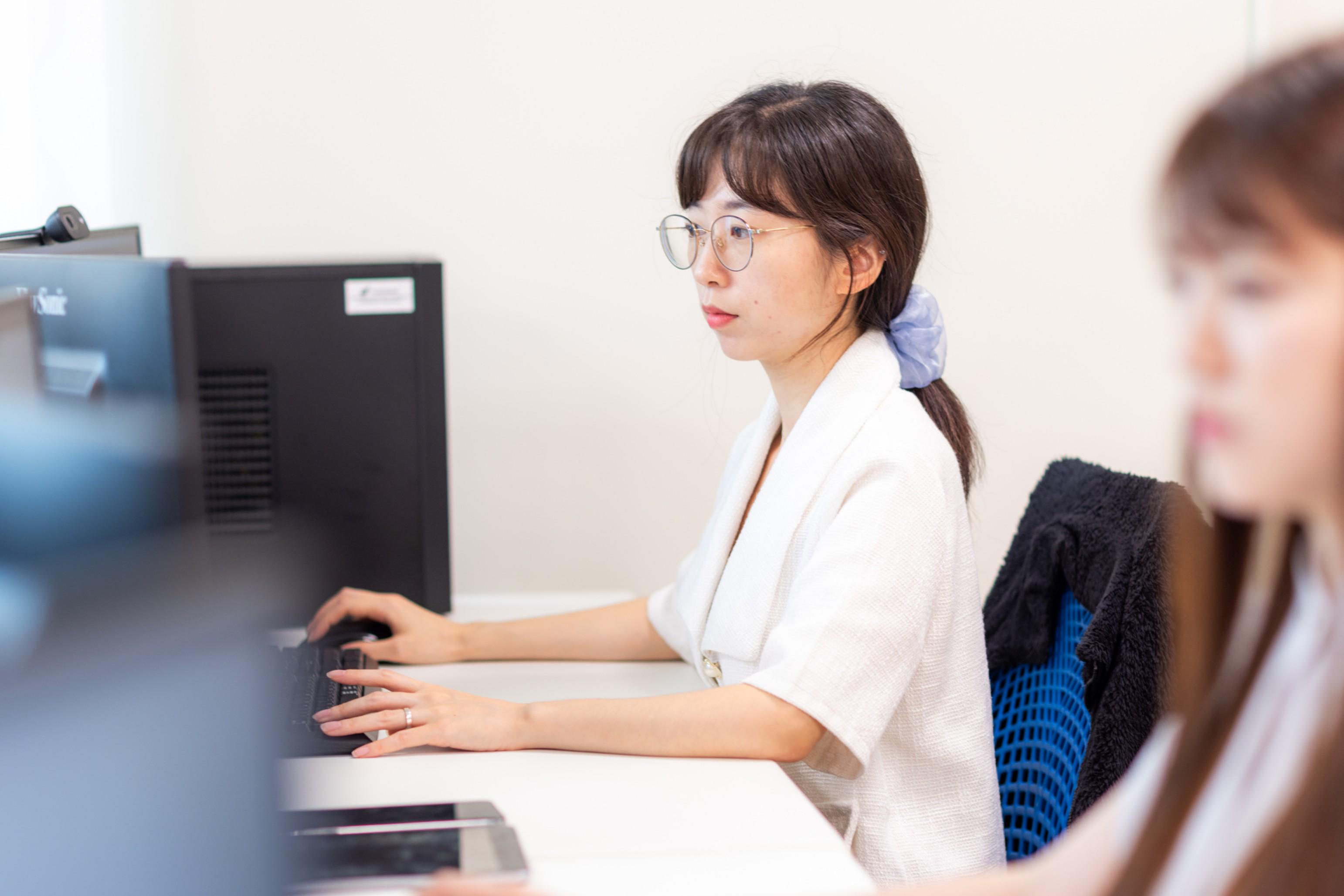 経営理念として、「誠実に行動しよう・もっと成長しよう・ファンを増やそう」の3つを重要視しています。
成長意欲があると同時に、誠実さがあり、ファンを増やすための行動ができる人材を求めています。