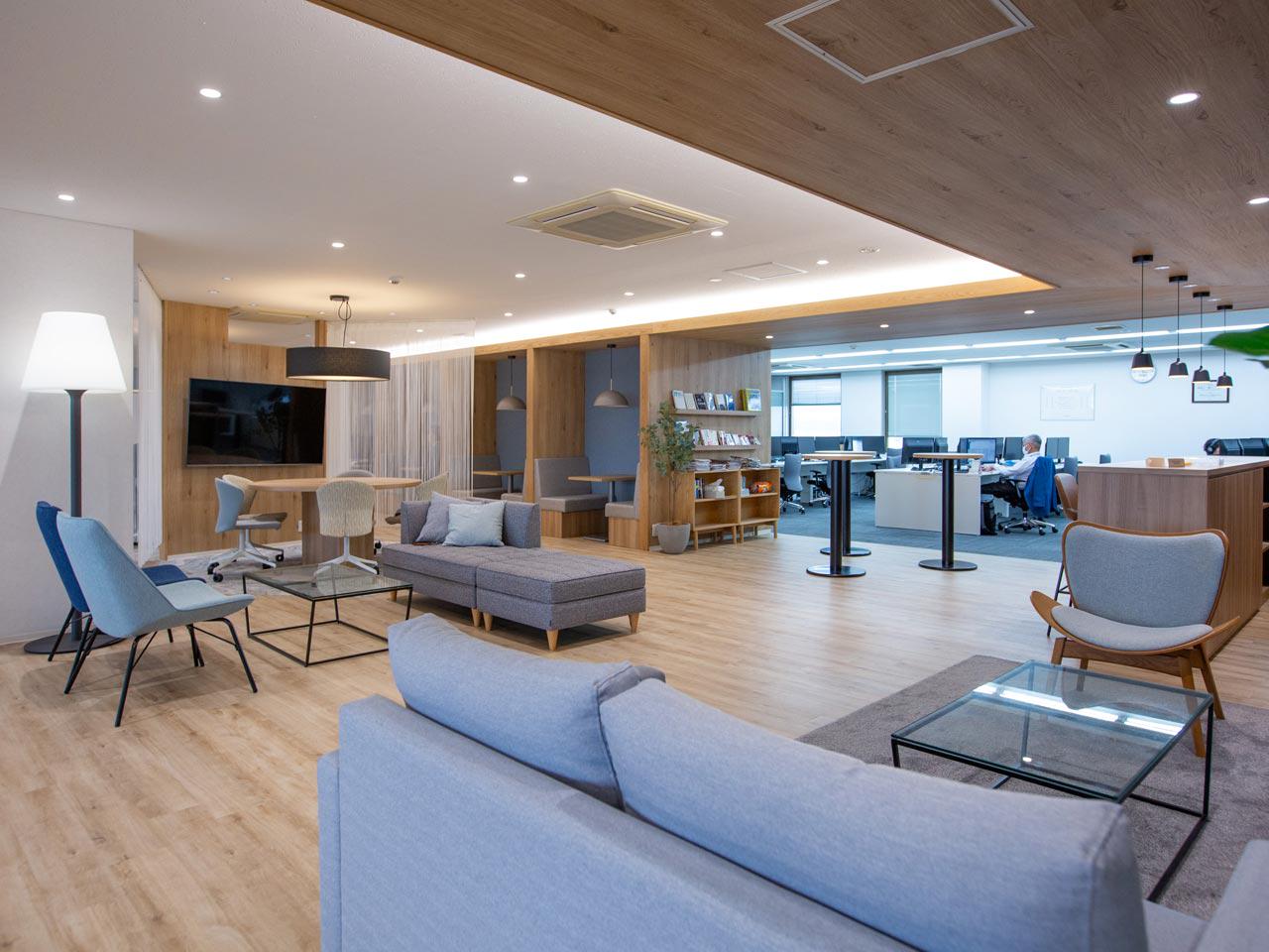 定常収入のビジネスモデルを軸に安定した収益を実現し、2014年には東京証券取引所JASDAQ (スタンダード) に上場。