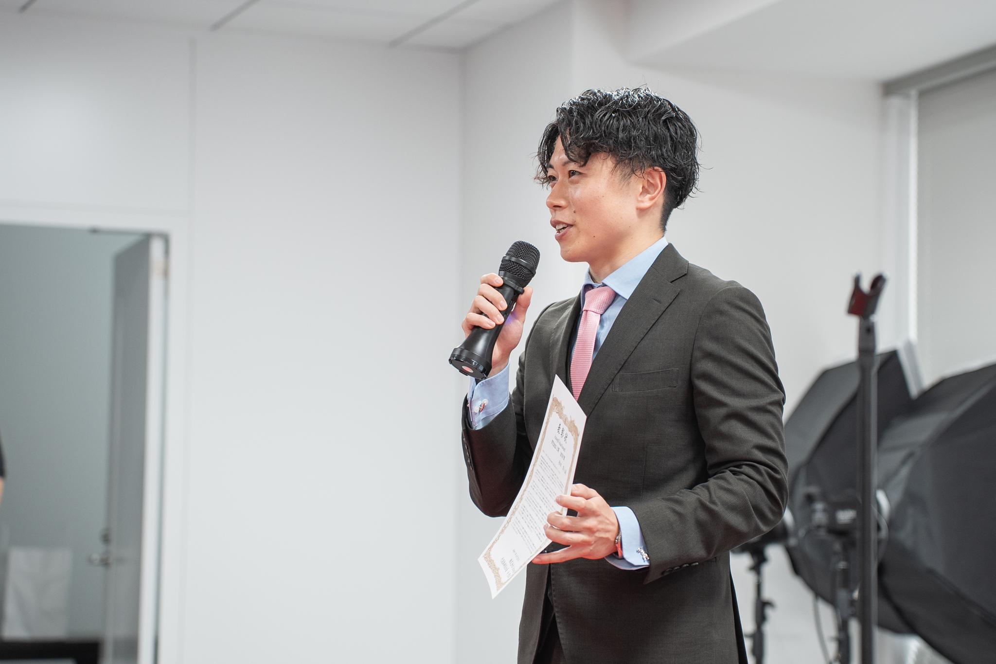 Azoopが大切にしている7つのValueに基づき、成果を創出したメンバーを表彰し、称え合うカルチャーがあります。

2025年度上期は、3名のメンバーが全社表彰のMVP・準MVPに選出されました。いずれも20代、前職は不動産や医療関連など、多岐にわたります！