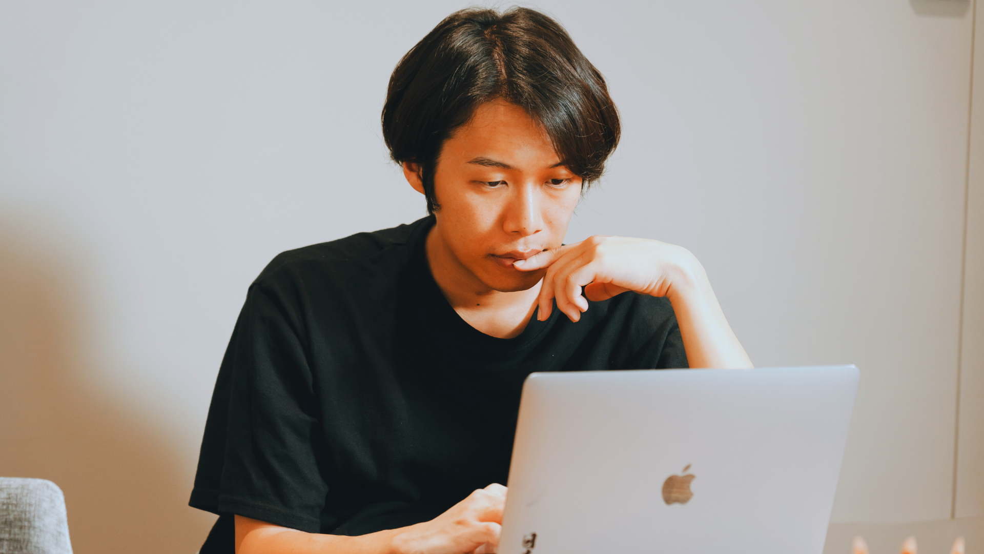 150兆円市場といわれる小売業界にテックソリューションというメスを入れ、新たな産業へと改革を起こそうと取り組みを進めている。