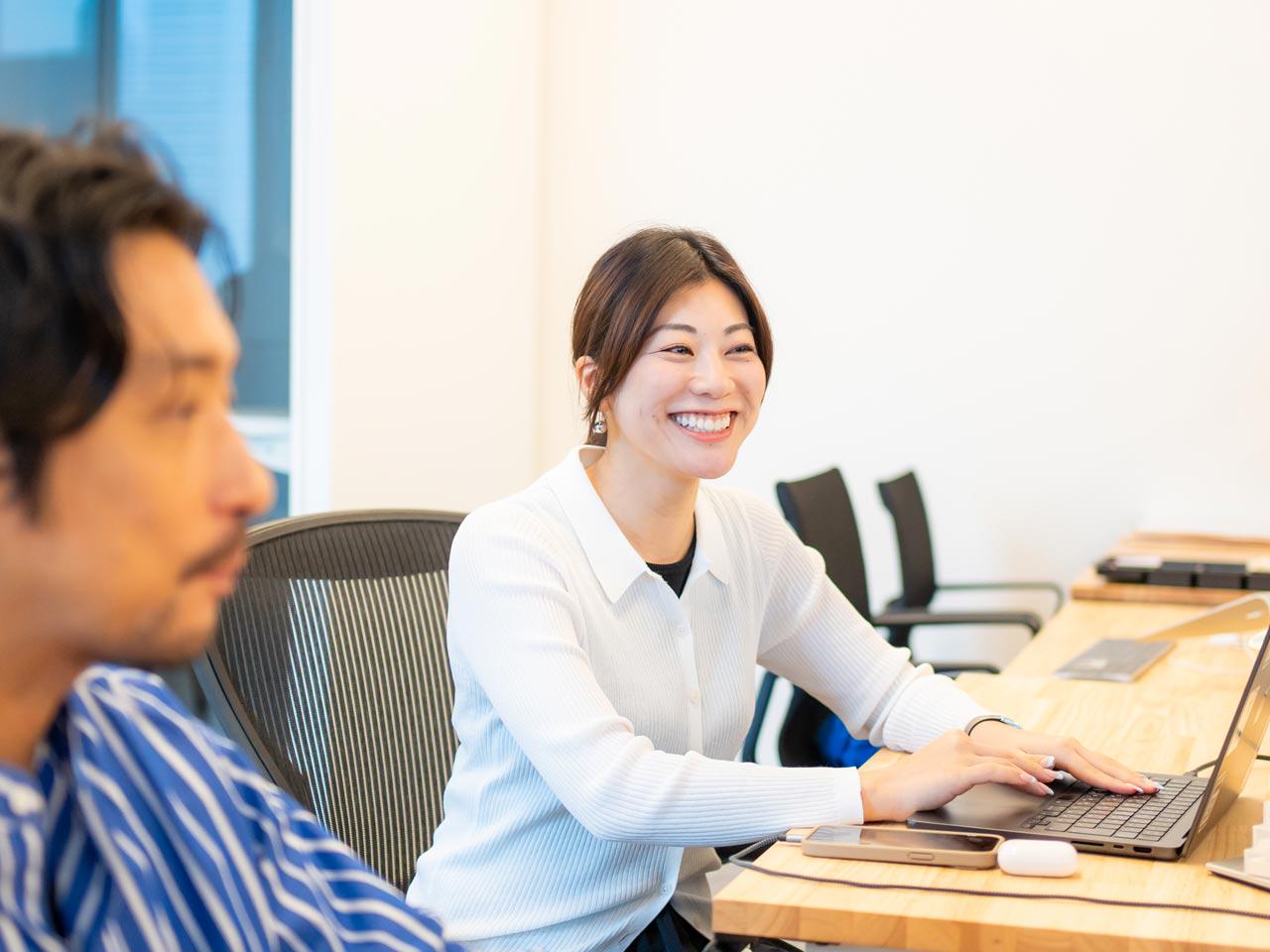 スタートアップ企業を中心に利用が広まった『Notion』は、今や大手企業でも効率的に業務を進めるビジネスツールとして活用事例が急速に増えている。