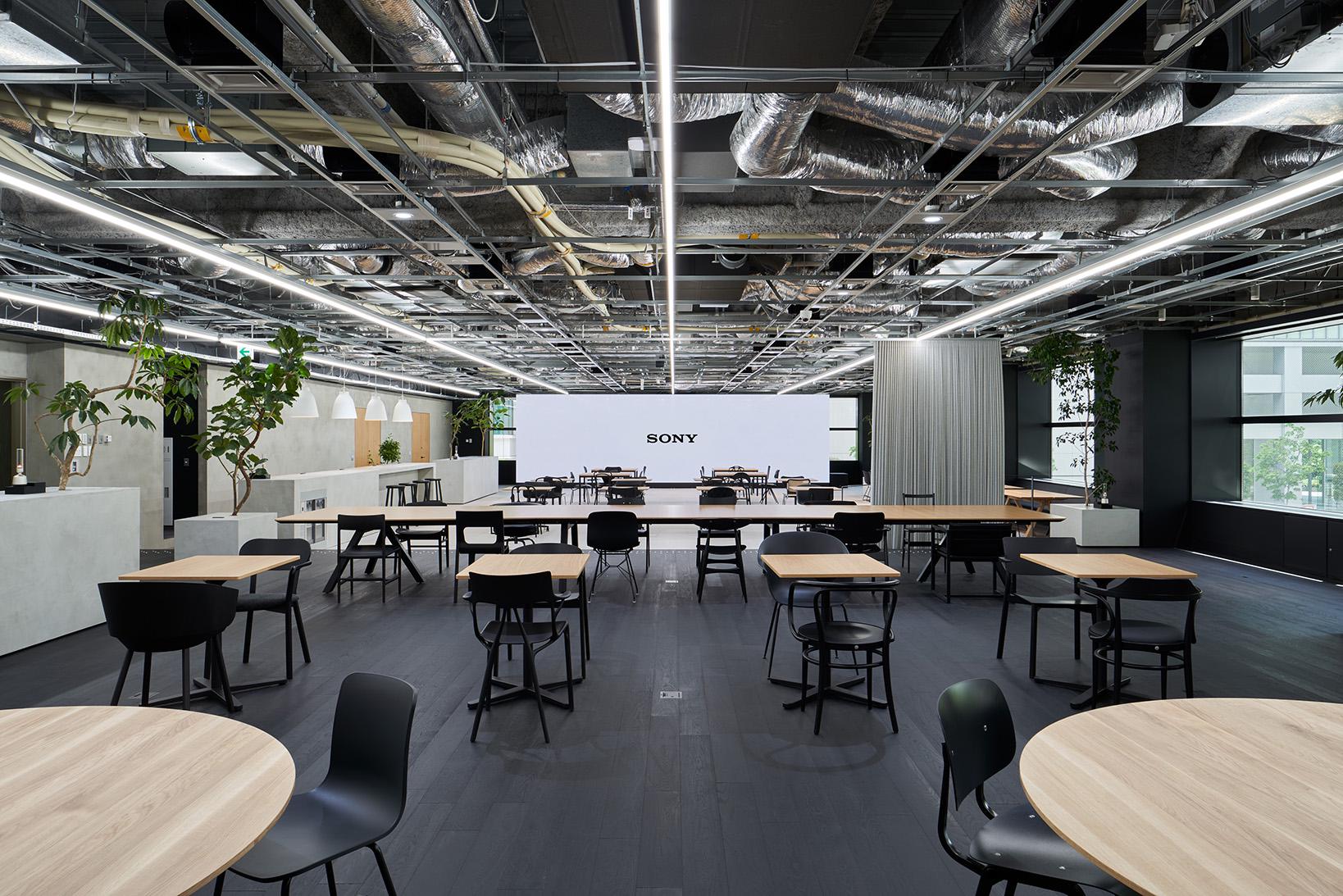 事業内容：テクノロジーでコンテンツを革新し、新たな感動を生み出していく