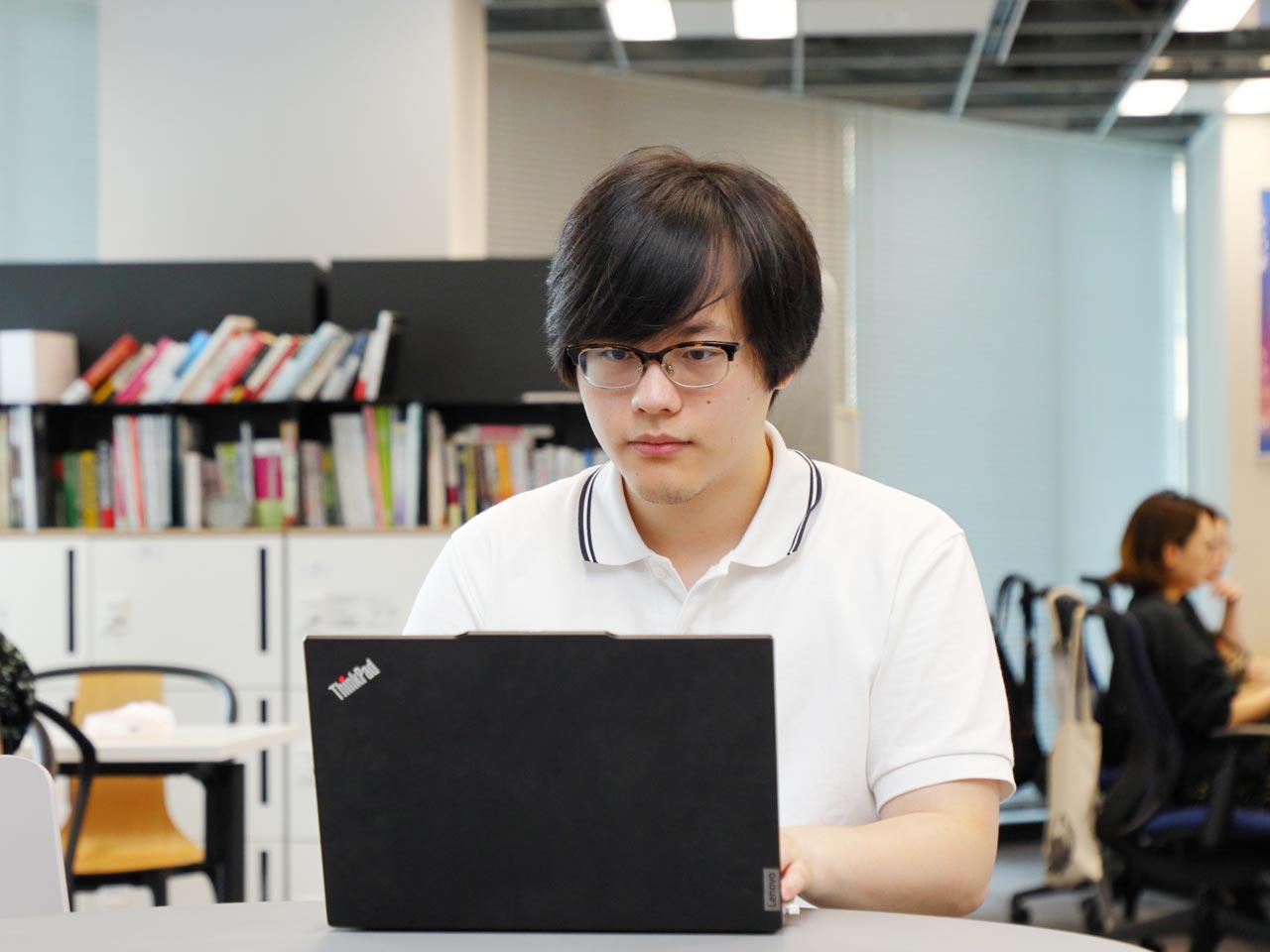 最新トピックをしっかり組み込んだ研修を用意し、AI開発の経験がないエンジニアでも入社1カ月でキャッチアップ可能な環境を整備。