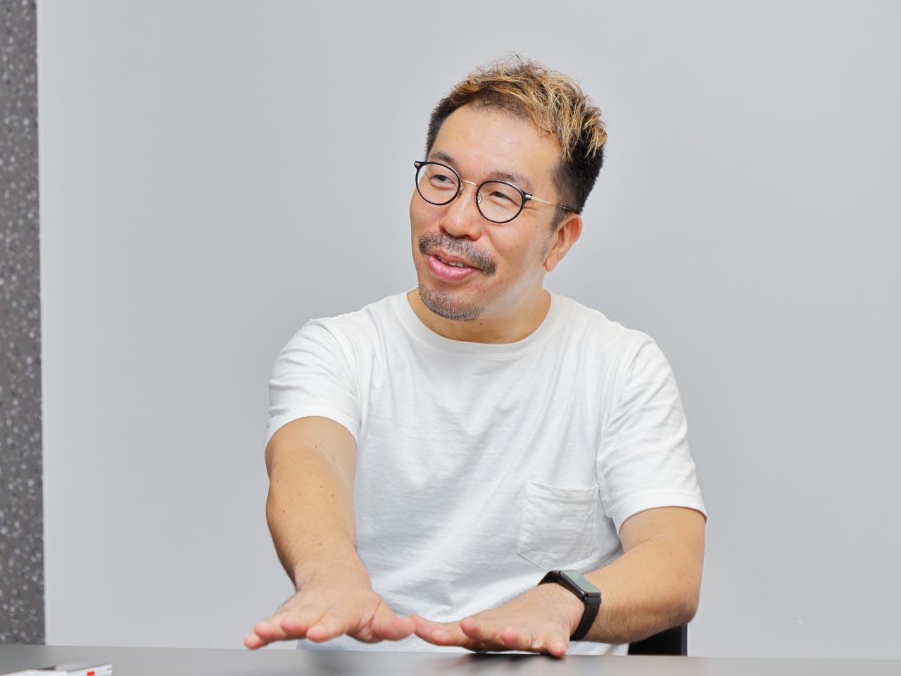 AESとは、IT業界で一般的なSES（システムエンジニアリングサービス）をAI領域に特化させたもので、急速なAI活用の波に対応する新たな人材支援モデルの構築を目指している。