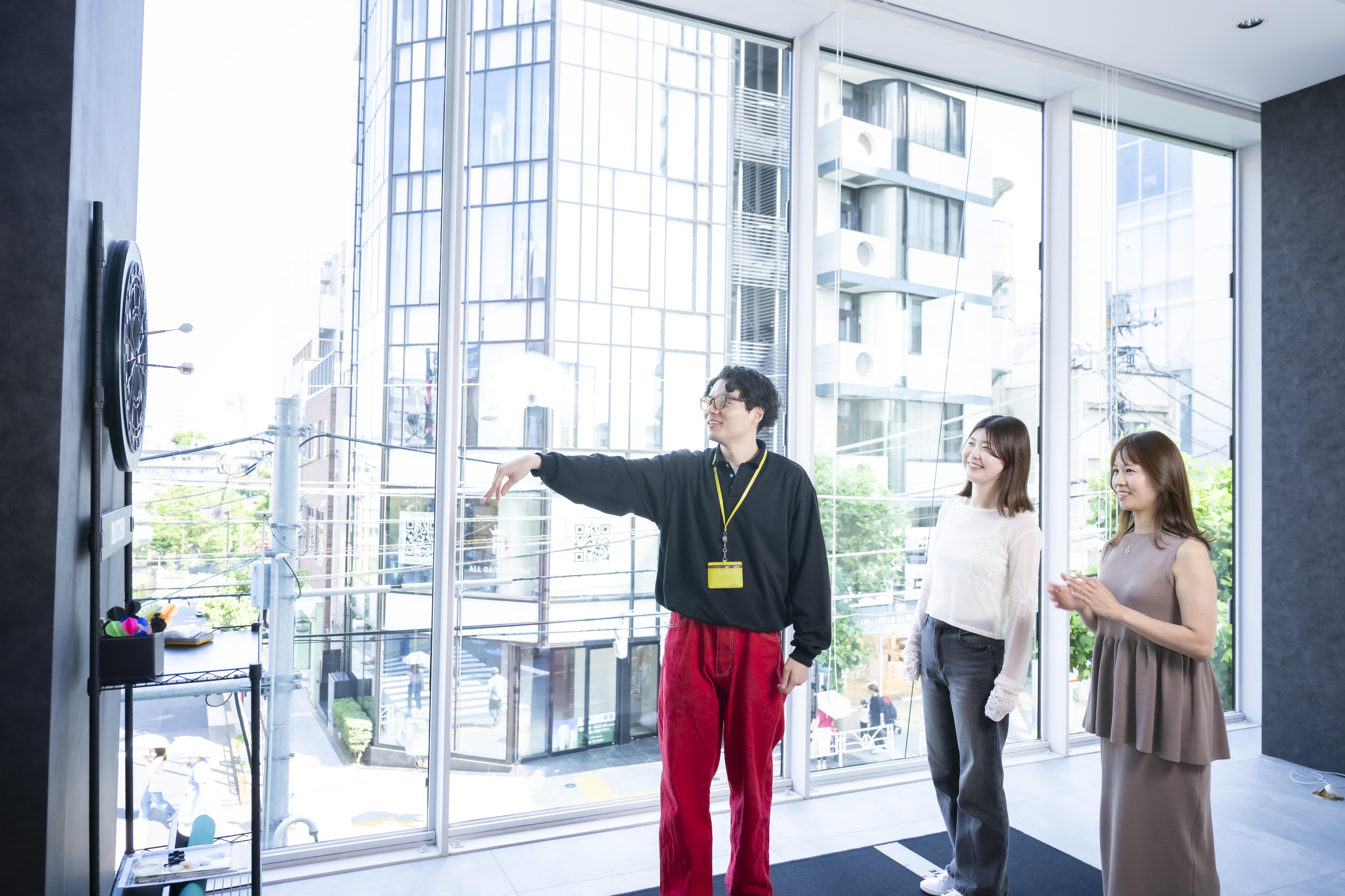 同社は「自分の専門エリアだけでなく様々なことに挑戦する人材」を求めており、チャレンジ精神旺盛な人を求める。