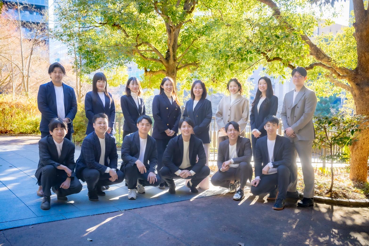 事業成長の鍵は、チームでの丁寧なコミュニケーション。フラットな関係性の中で、前向きな議論が日々交わされています。