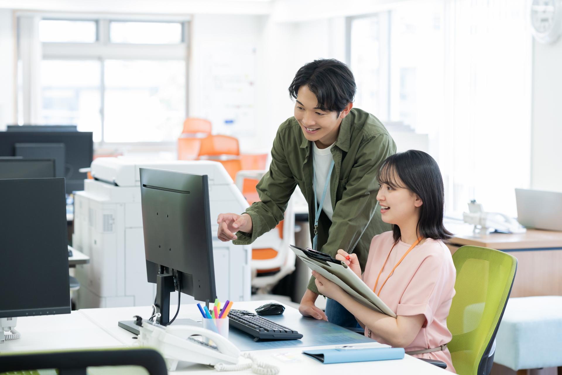事業内容：社内向けヘルプデスク代行サービス