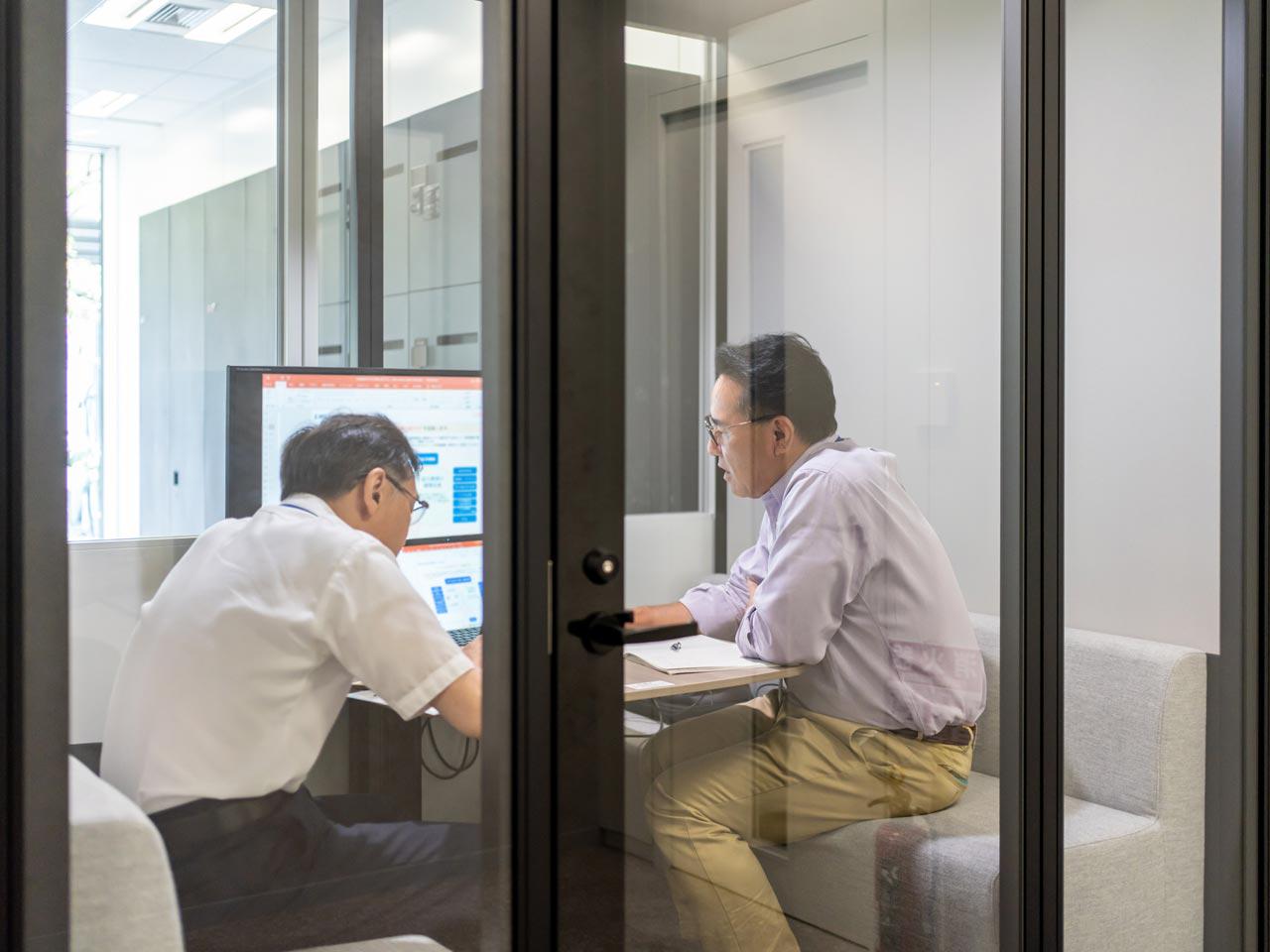 チームを横断したコミュニケーションが活発で、経営層と現場の間の風通しのよさが魅力。意思決定のスピードもその分速い。