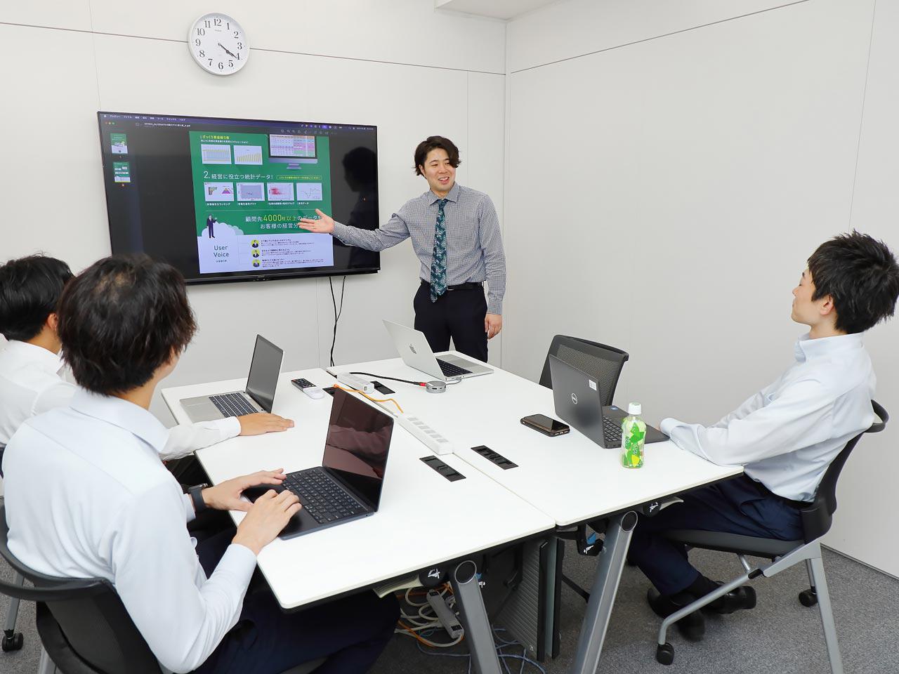 現場の声を汲み取り、開発と連携してプロダクトを磨くカスタマーサクセスの存在も特徴的だ。