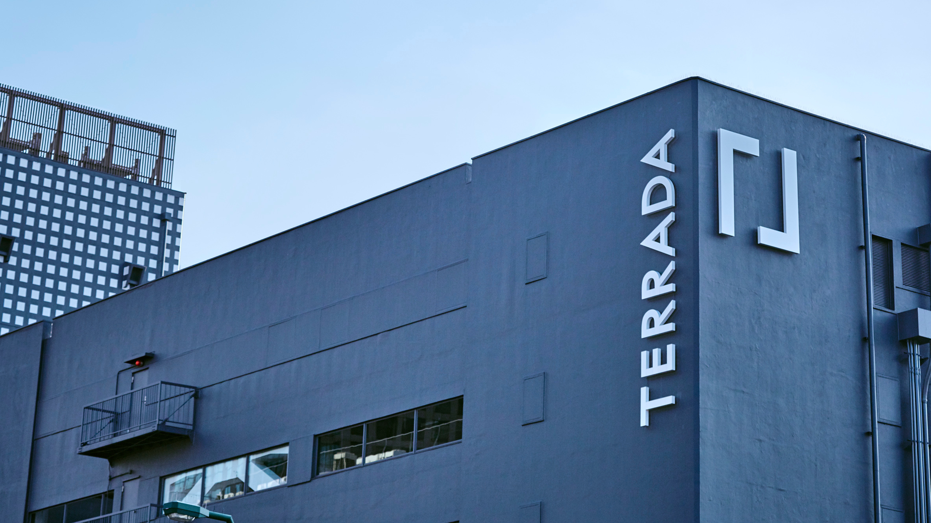 事業内容：コーポレート部門