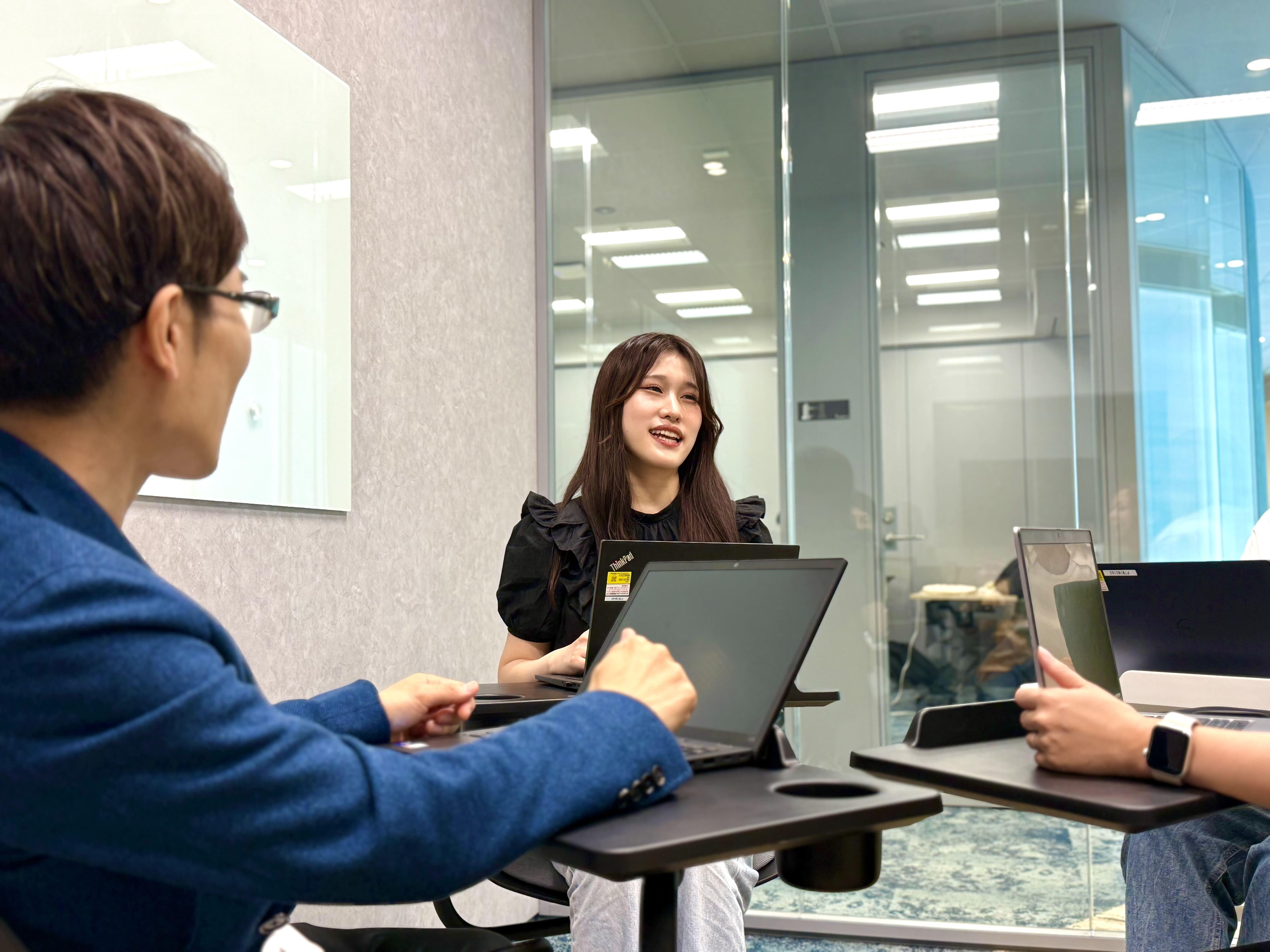 技術支援と並行して、企業内でAI活用をリードする人材「AIカタリスト」の育成もサポート。