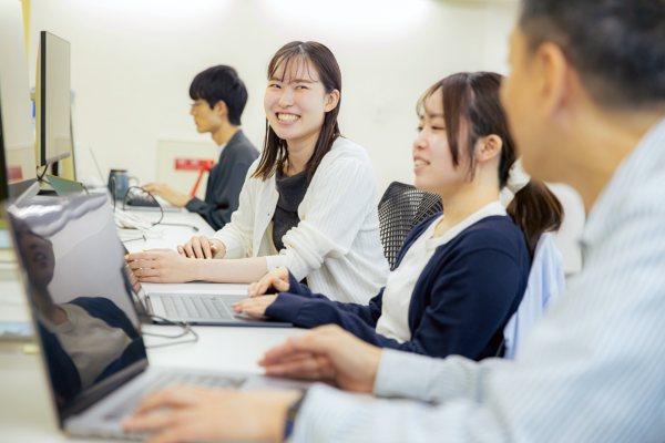 募集している求人：フロントエンドエンジニア（React／Next,js／大阪オフィス／ハイブリッドワーク）