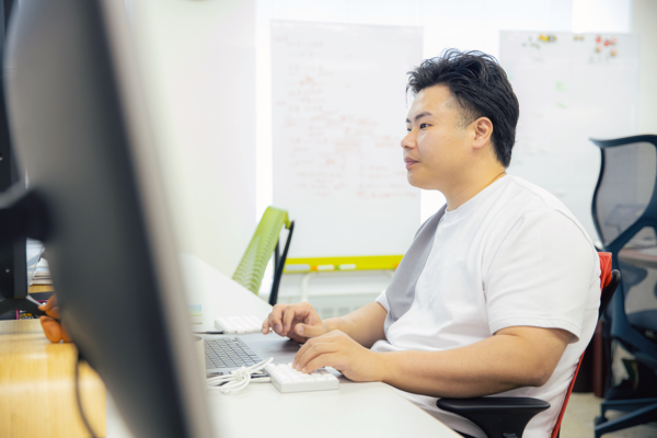 募集している求人：シニアフロントエンドエンジニア（React／Next.js／大阪オフィス／ハイブリッドワーク）
