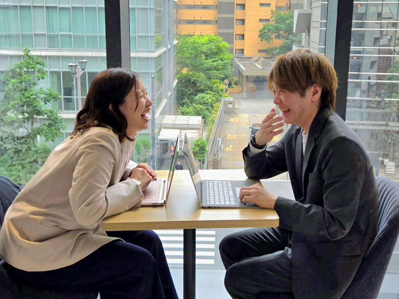 35歳のエンジニア社長と社員間の距離の近さも特徴的である。