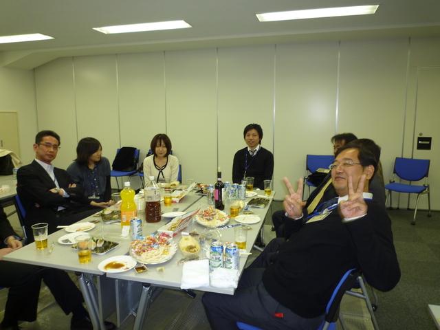 食事会の風景。
コミュニケーションも豊富です！