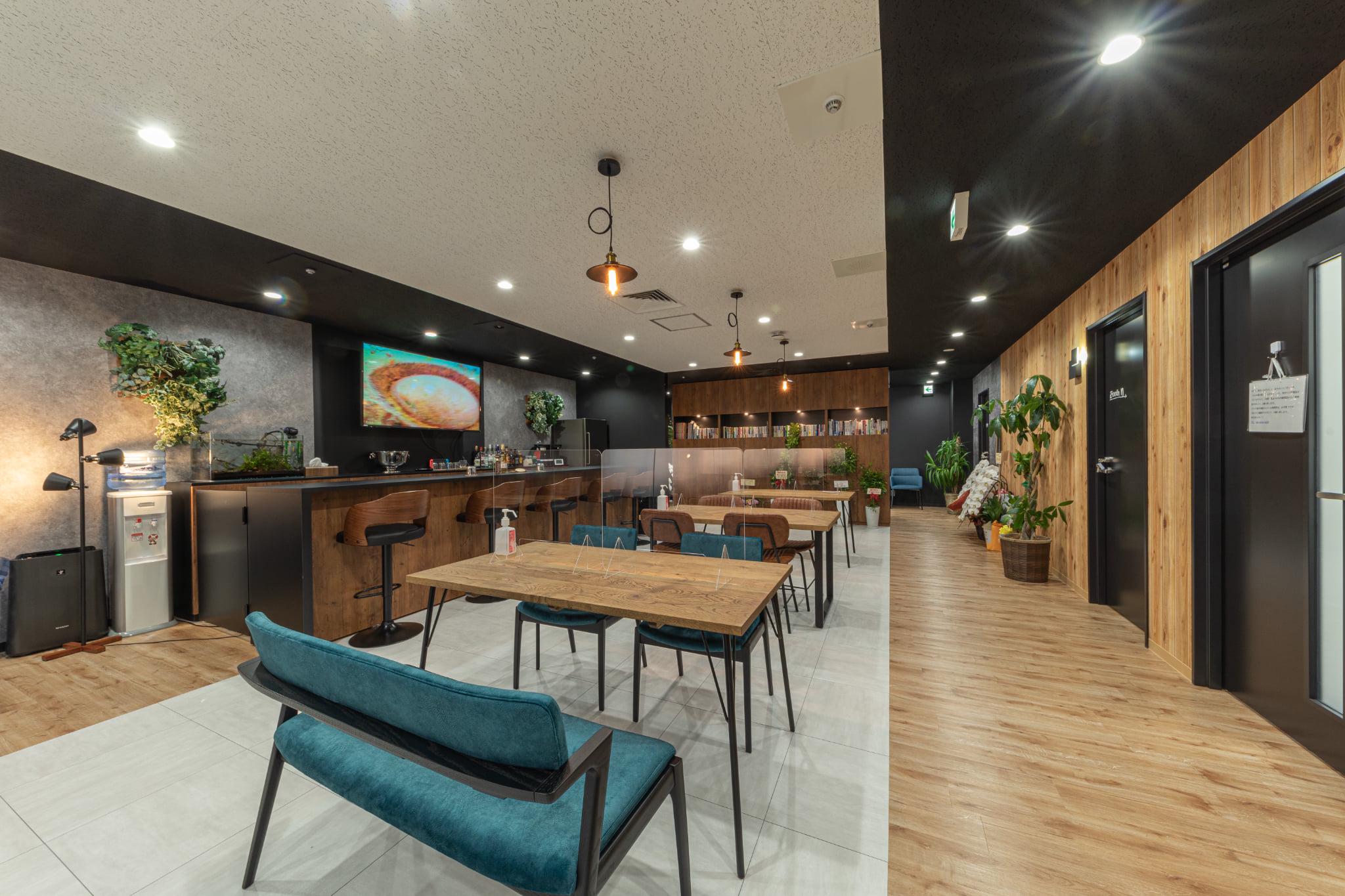 2021年4月に大阪オフィスを拡大。「行きたくなるオフィス」をコンセプトにコロナ対策を施した空間作りに取り組みました。