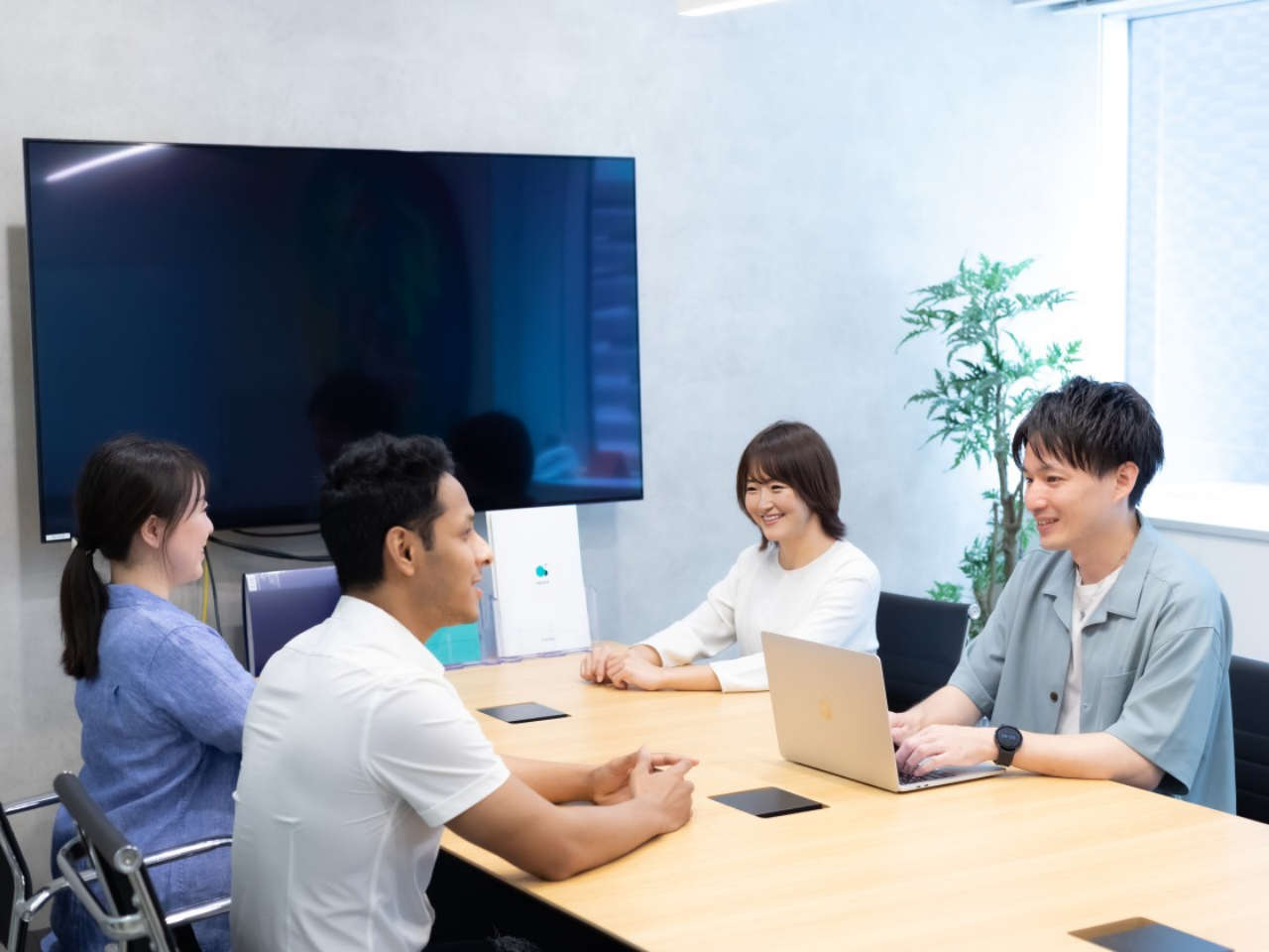 カルチャーづくりの基軸としているコンセプト“Buddy（バディ）”は特徴的。助け合い、切磋琢磨し合って共に成長していける存在を目指している。