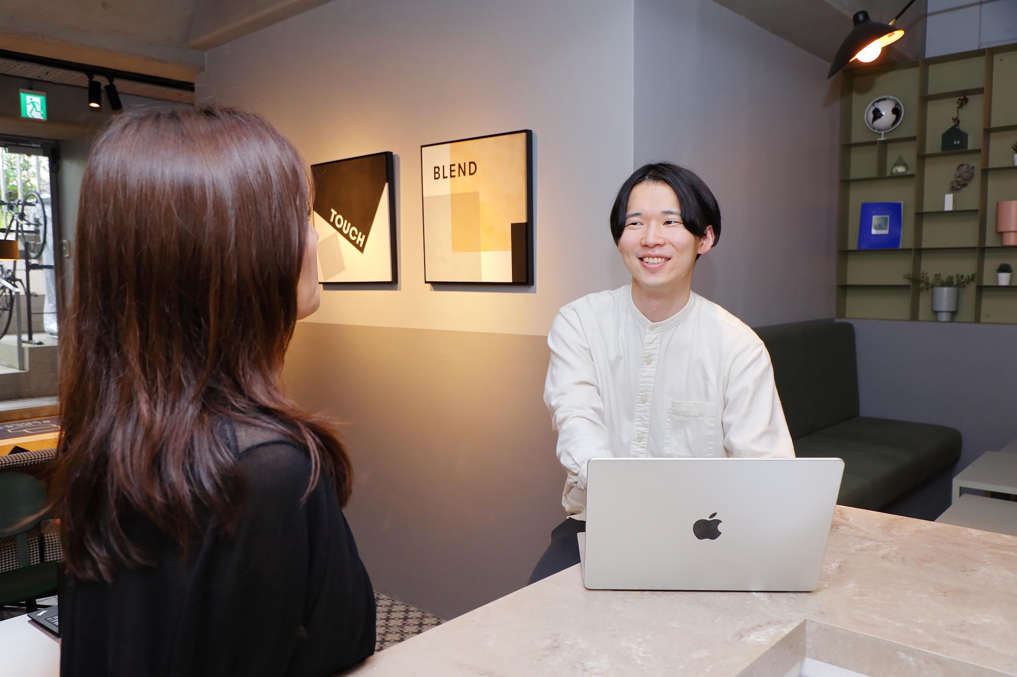 Web開発領域に特化し、創業初期はオンサイトのSES事業を基盤にしながらも、将来的には受託開発を主軸とする体制への移行を計画している。