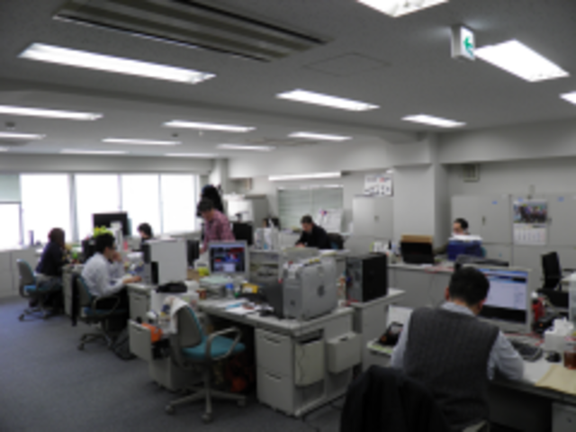 オフィス(1人当たりのスペースは広々)