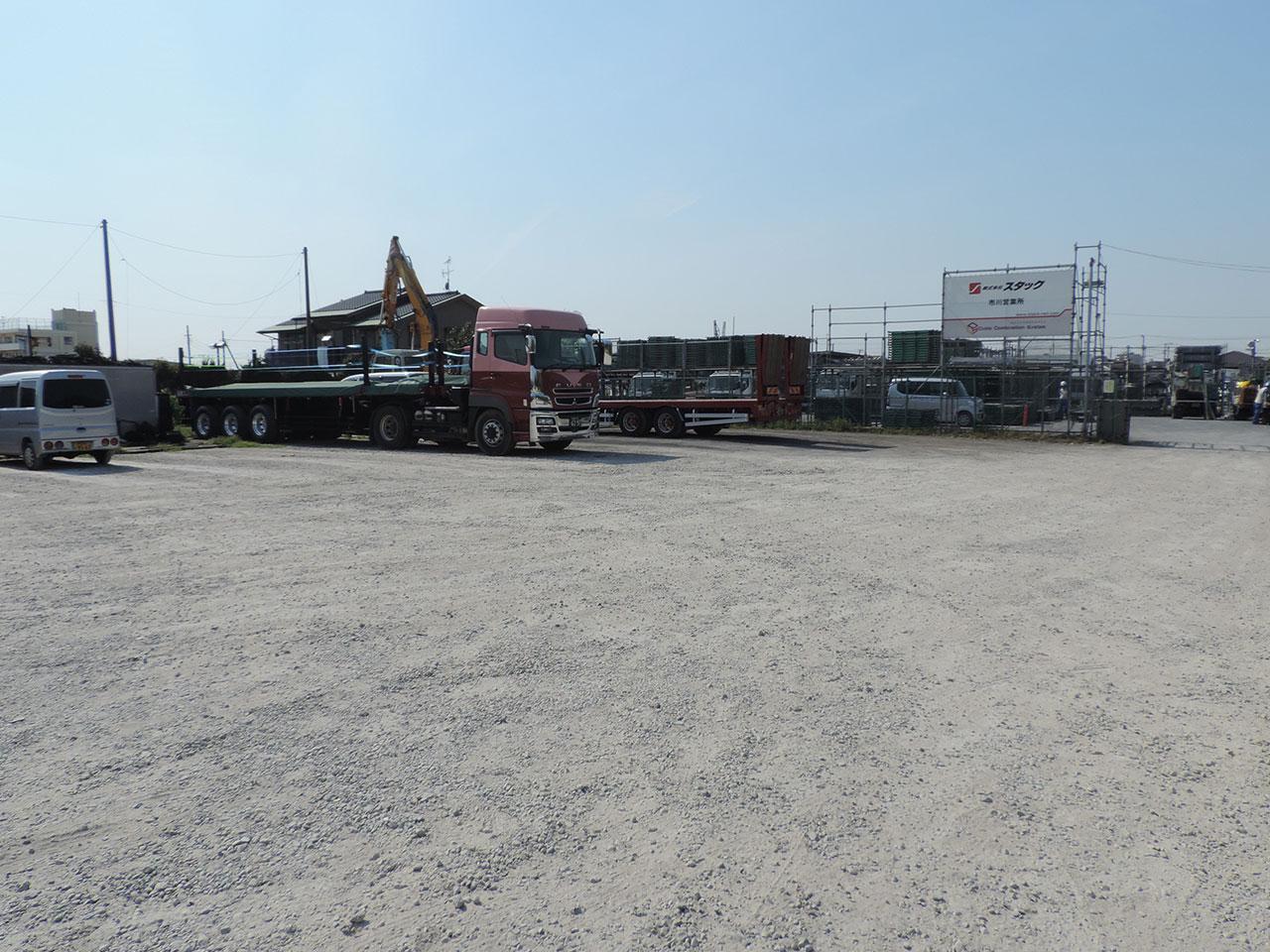 市街化調整区域等の有効活用が難しい土地をオーナーから借り上げ、運送会社等の事業者に駐車場として貸し出す「土地サブリース」も展開。