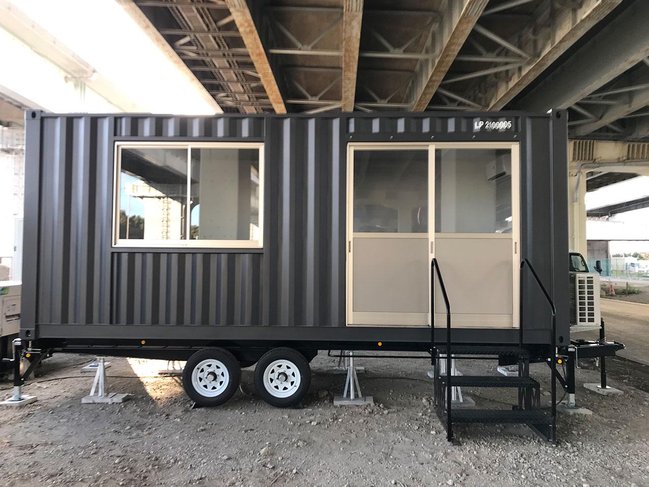 市街化調整区域にも設置可能なトレーラーハウスを全国に販売。特に運送業の事務所として高い需要があります。