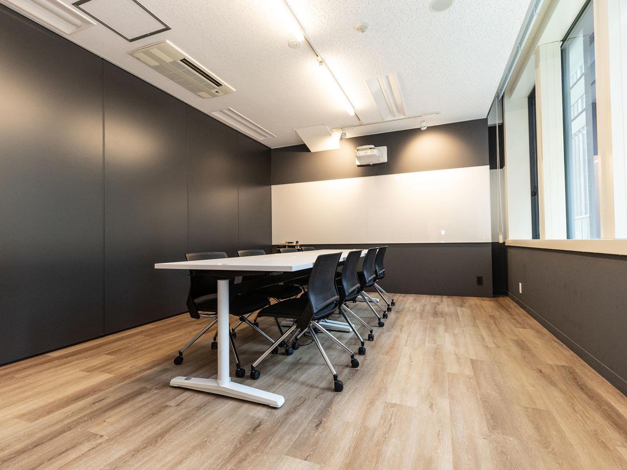 日本におけるAI研究の第一人者など約10名の技術顧問を擁し、最先端の研究成果をいち早く導入できる体制や、マルチモーダルAI、感性評価AIなどの技術に強み。