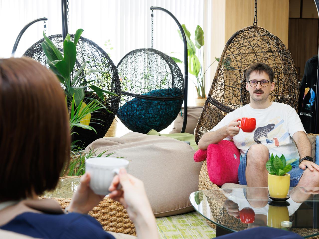 多様性を重視した組織づくりを行う一方では、各社員の力が発揮しやすいよう、主体的なチャレンジを促し、誰もが意見を言いやすい風通しの良い社風を築いてきた同社。