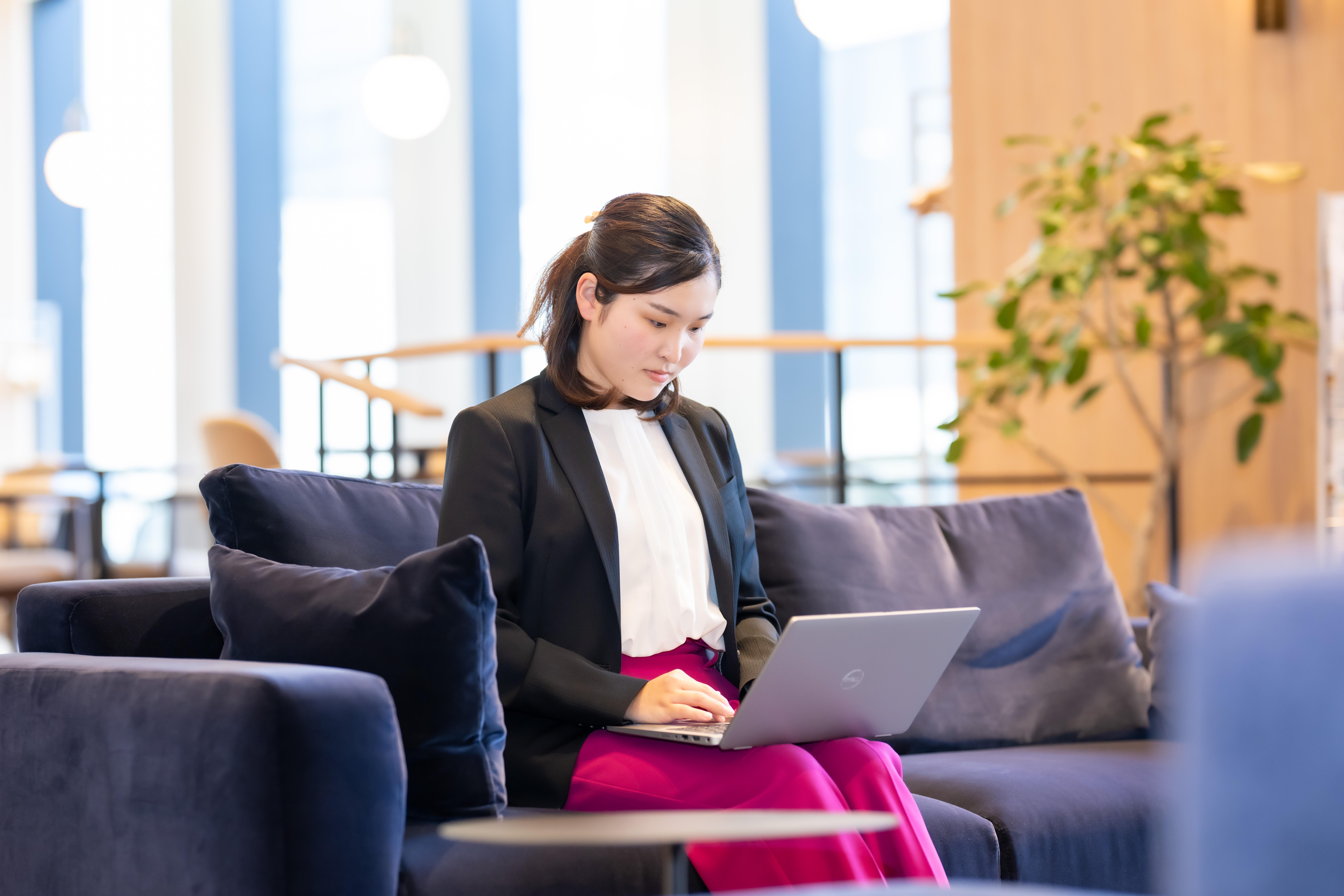 テレワークやフルフレックスタイム制など、自由度の高い働き方ができる環境。