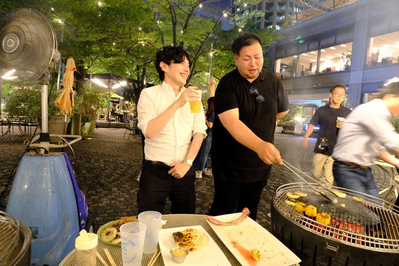 社内のコミュニケーションも活発な同社。20代後半から40代前半に社員の年代がまとまっており、自然と和やかな雰囲気に包まれている。海外への社員旅行など社内イベントも行われるという。